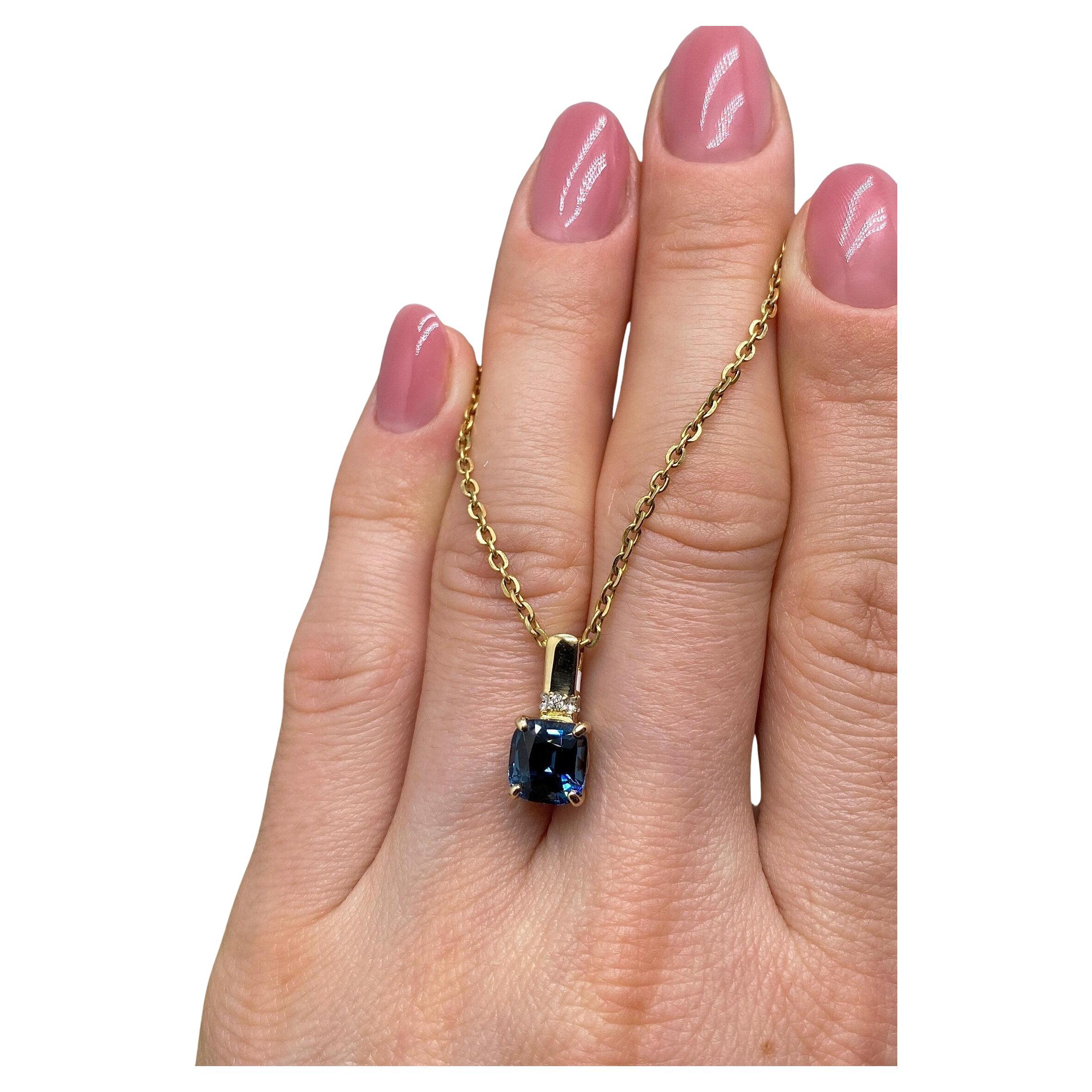 Pendentif en or jaune 14 carats composé de spinelle, de bleu de cobalt et de diamants, GFCO en vente