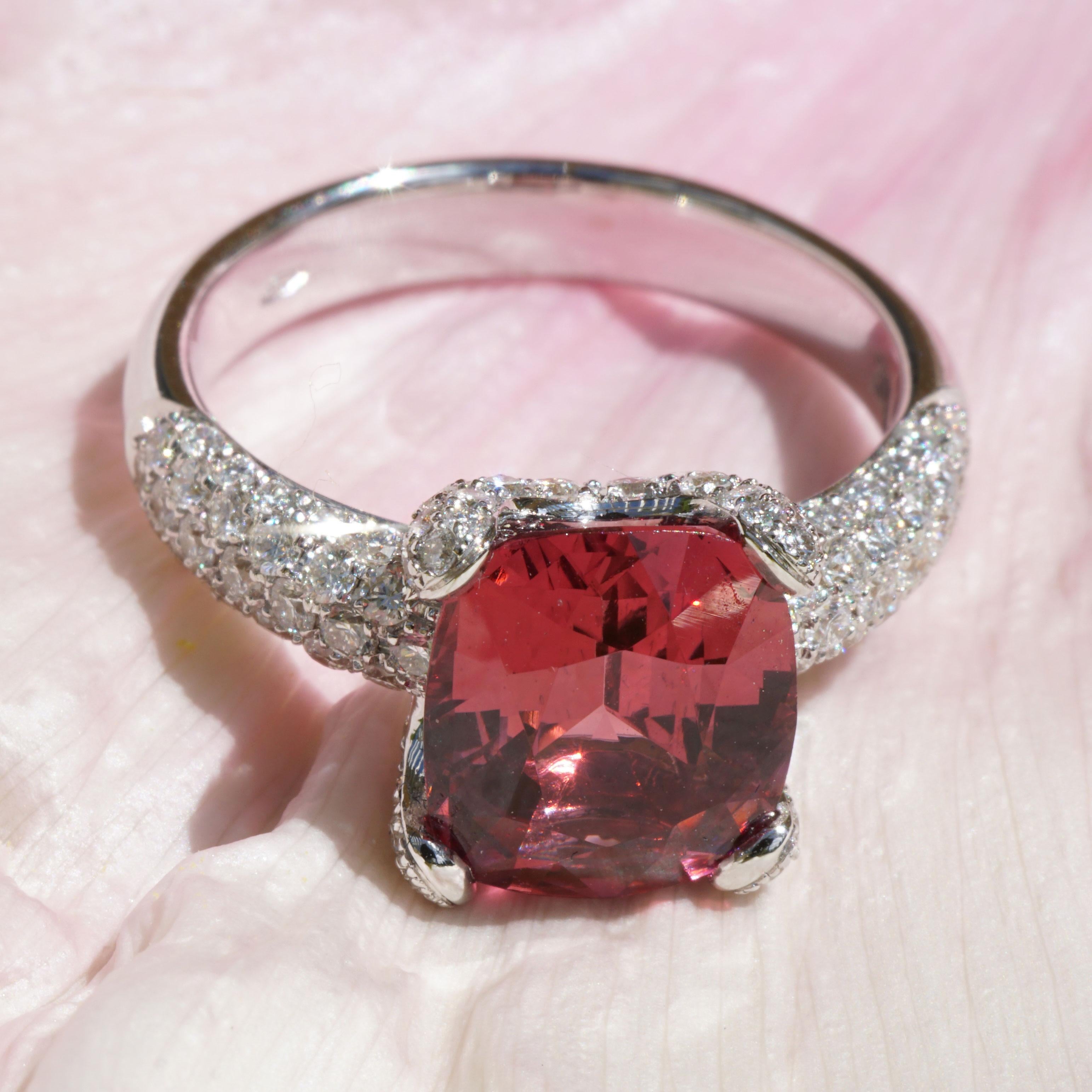 Modern 3.65 ct AAA+ Red Spinel Brilliant Ring  White Gold Mine Badachshan Afghanistan 
