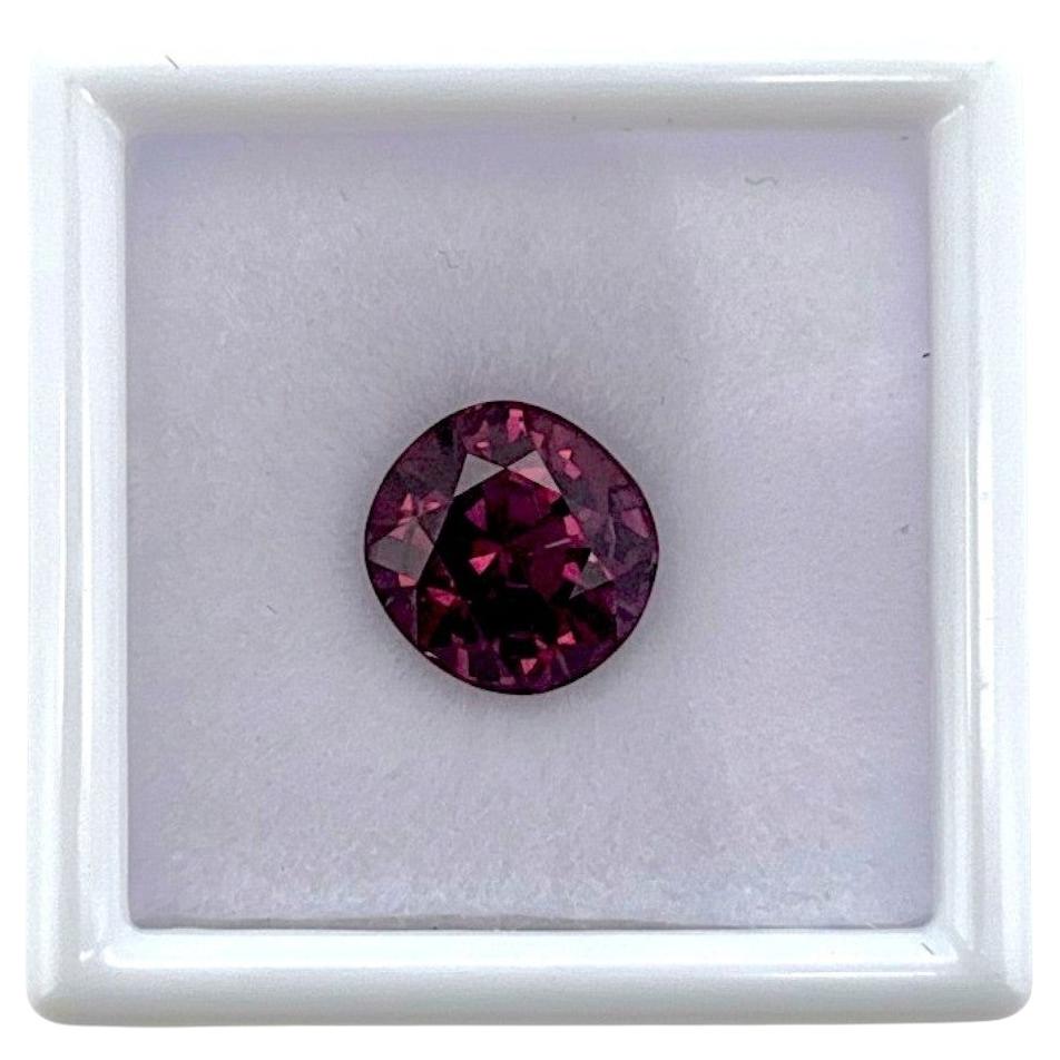 Spinel Oval cushion 3.20 ct Deep pink  Vietnam No-Heated Natural Spinel For Sale