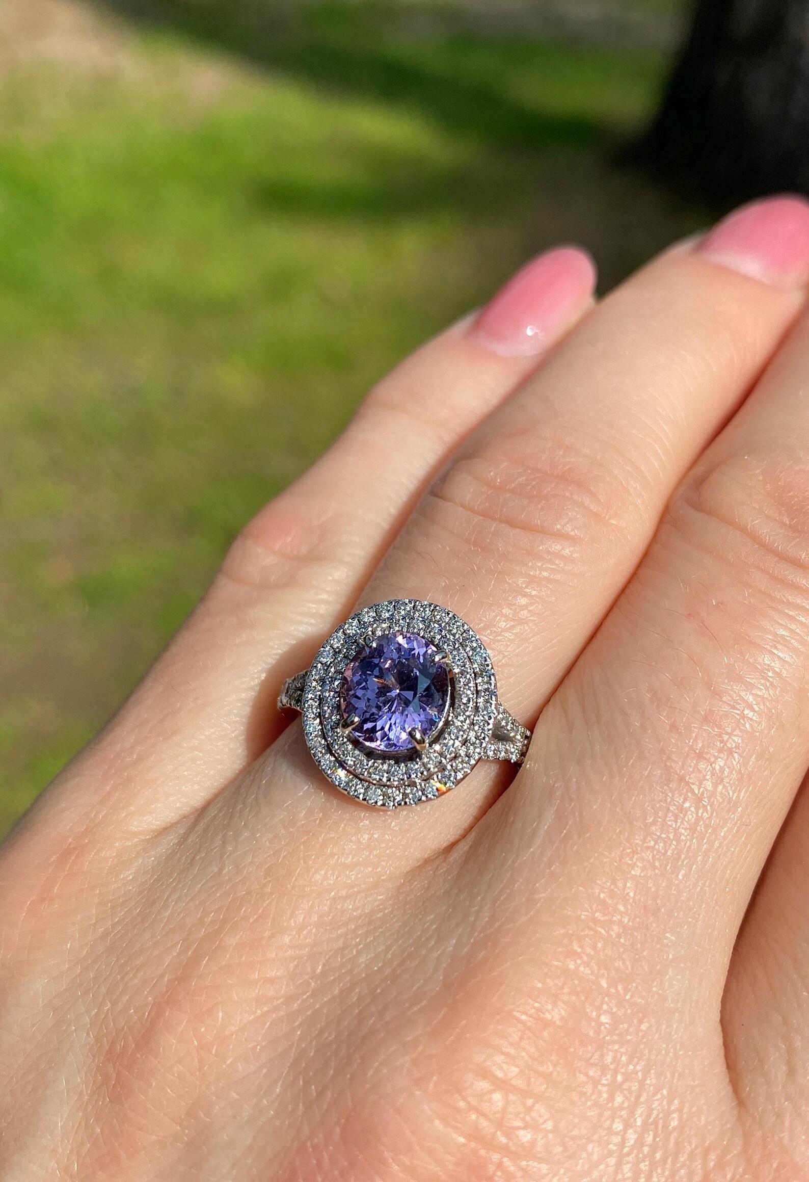 Oval Cut Spinel Pinkish Violet and Diamonds natural gemstone Ring, 14 Karat Gold, Size 7 For Sale