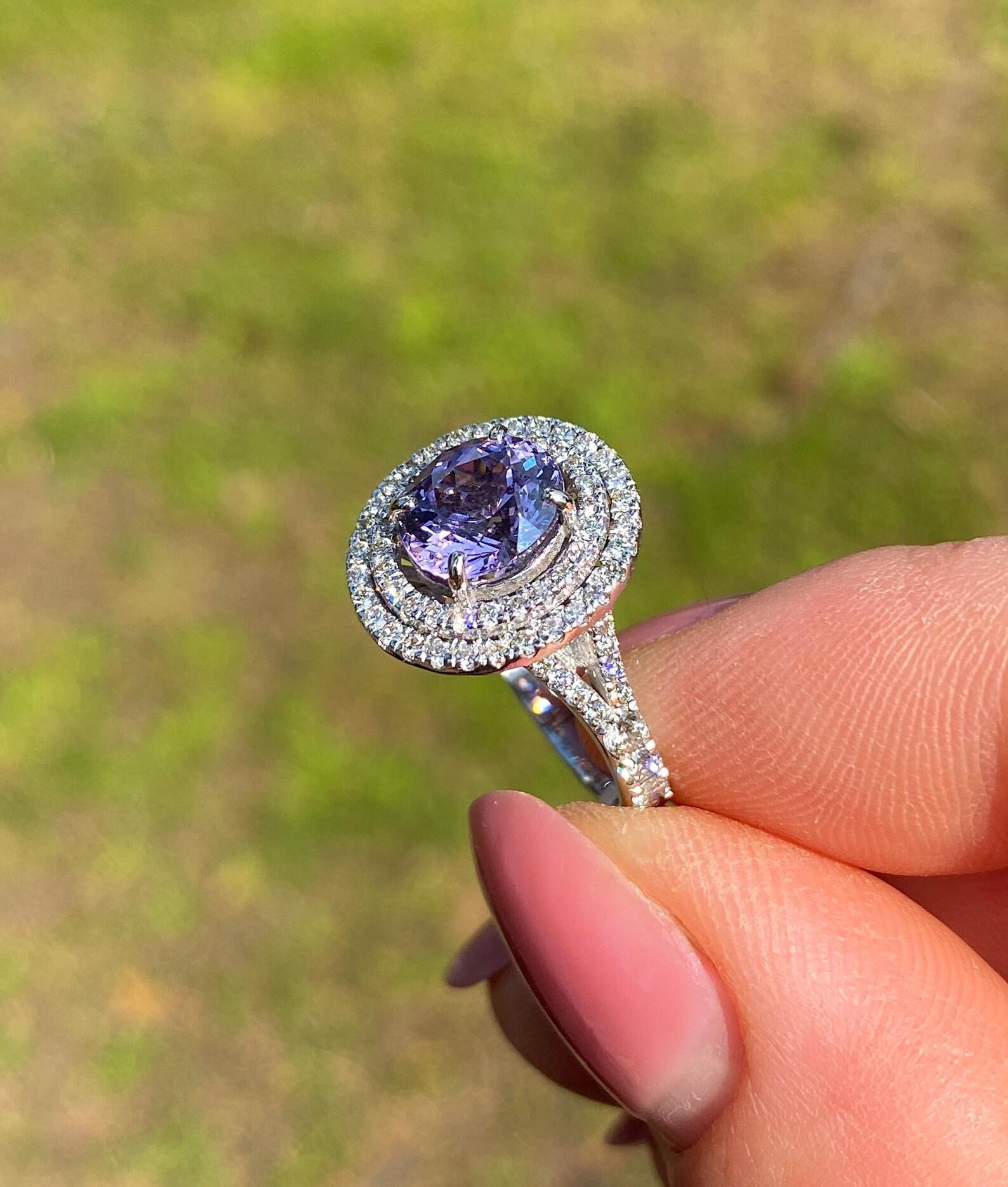 Spinel Pinkish Violet and Diamonds natural gemstone Ring, 14 Karat Gold, Size 7 For Sale 4