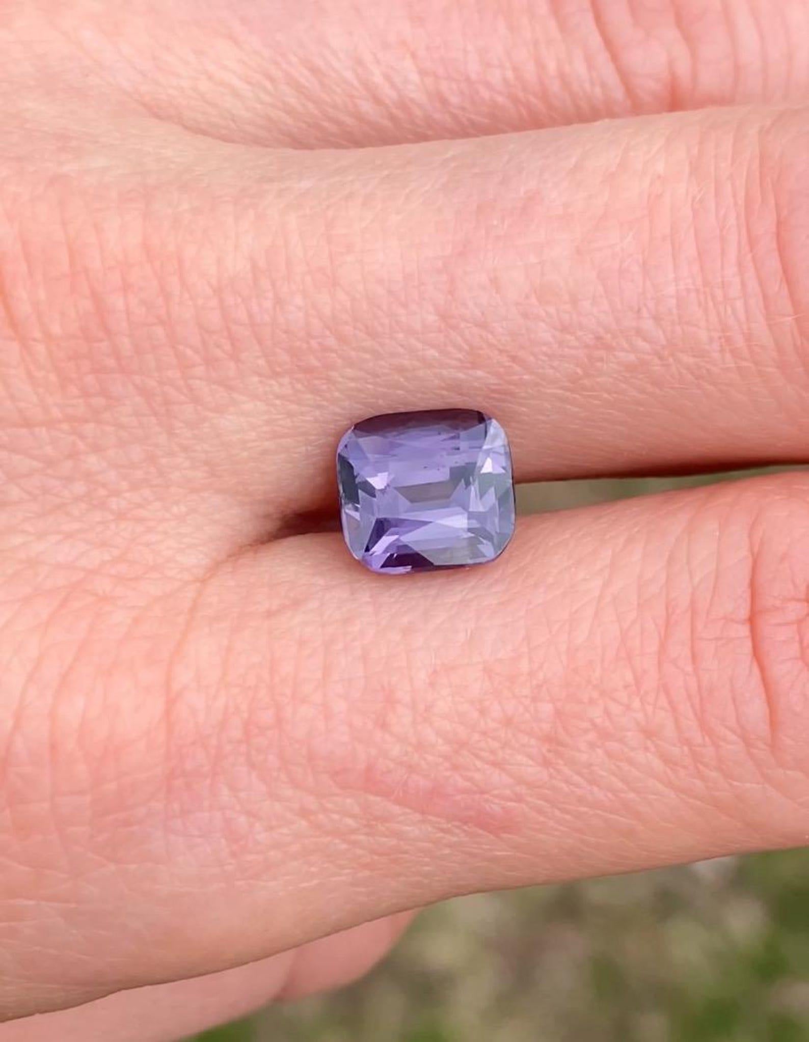 Spinello viola 3,56Ct gemma naturale, taglio a cuscino, Tanzania, certificato GFCO in vendita 3
