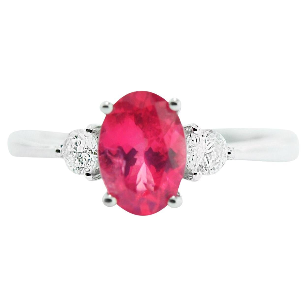 Spinel Ring With Diamonds 1.54 Carats 18K White Gold For Sale