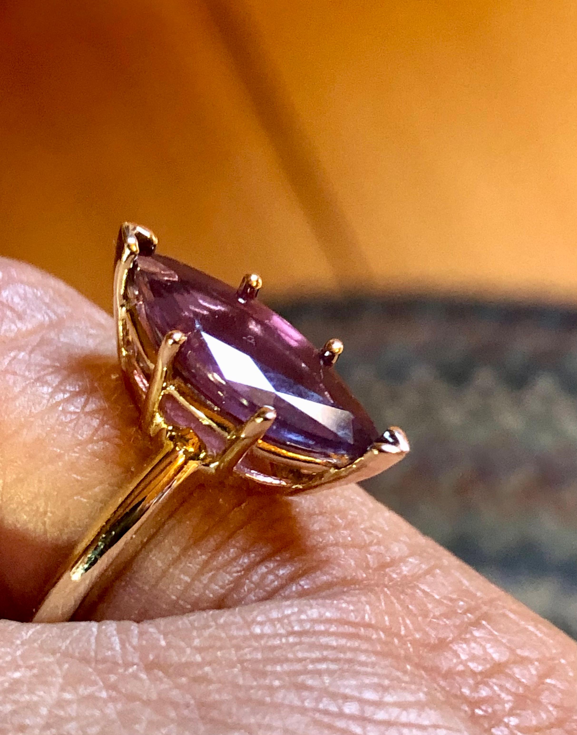 Contemporary 3.22 Carat Spinel No Heat Marquise Solitaire Ring Yellow Gold 14K For Sale
