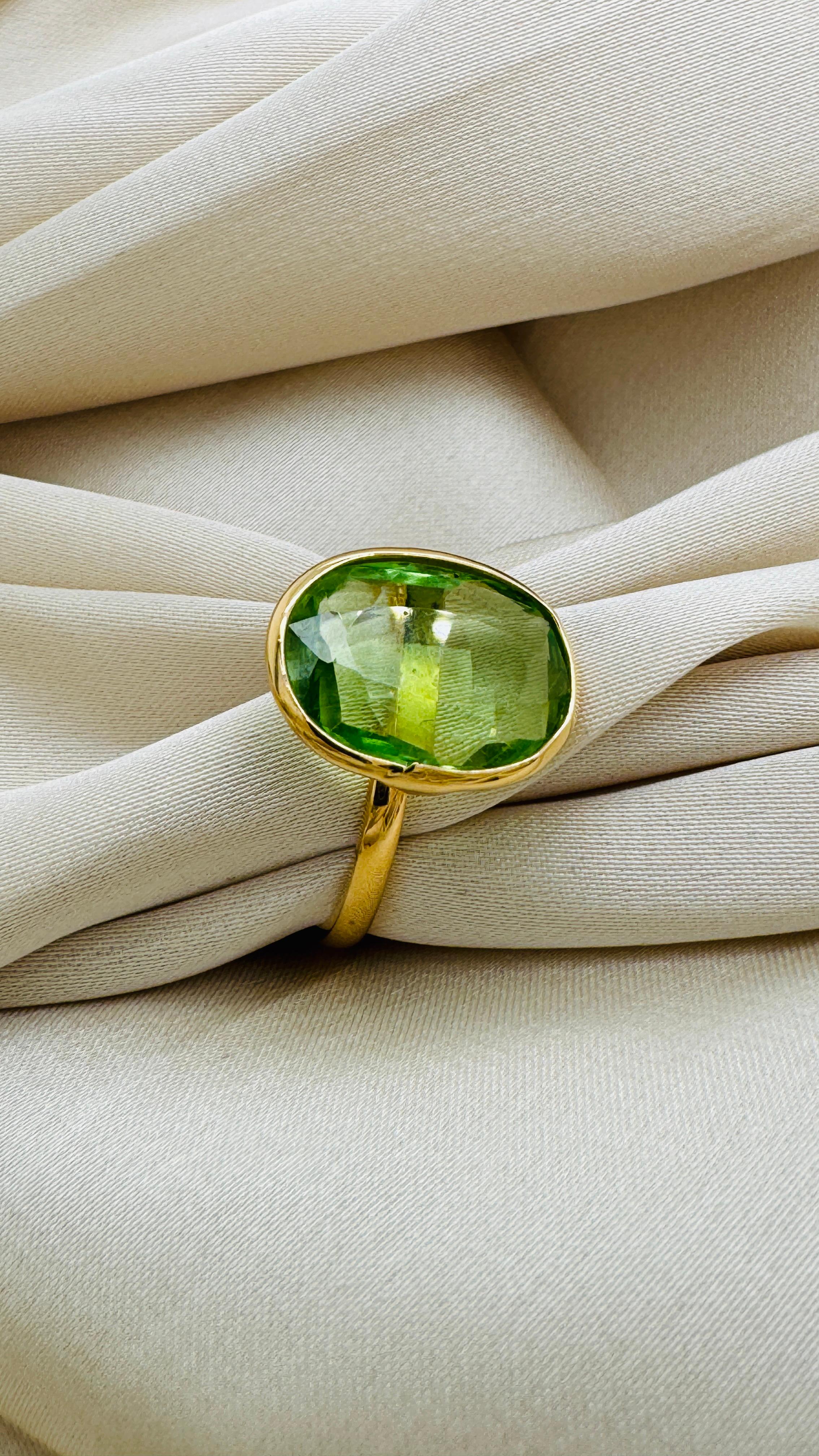 Spinell unförmiger Ring aus 18 Karat Gelbgold im Zustand „Neu“ im Angebot in Coral Gables, FL
