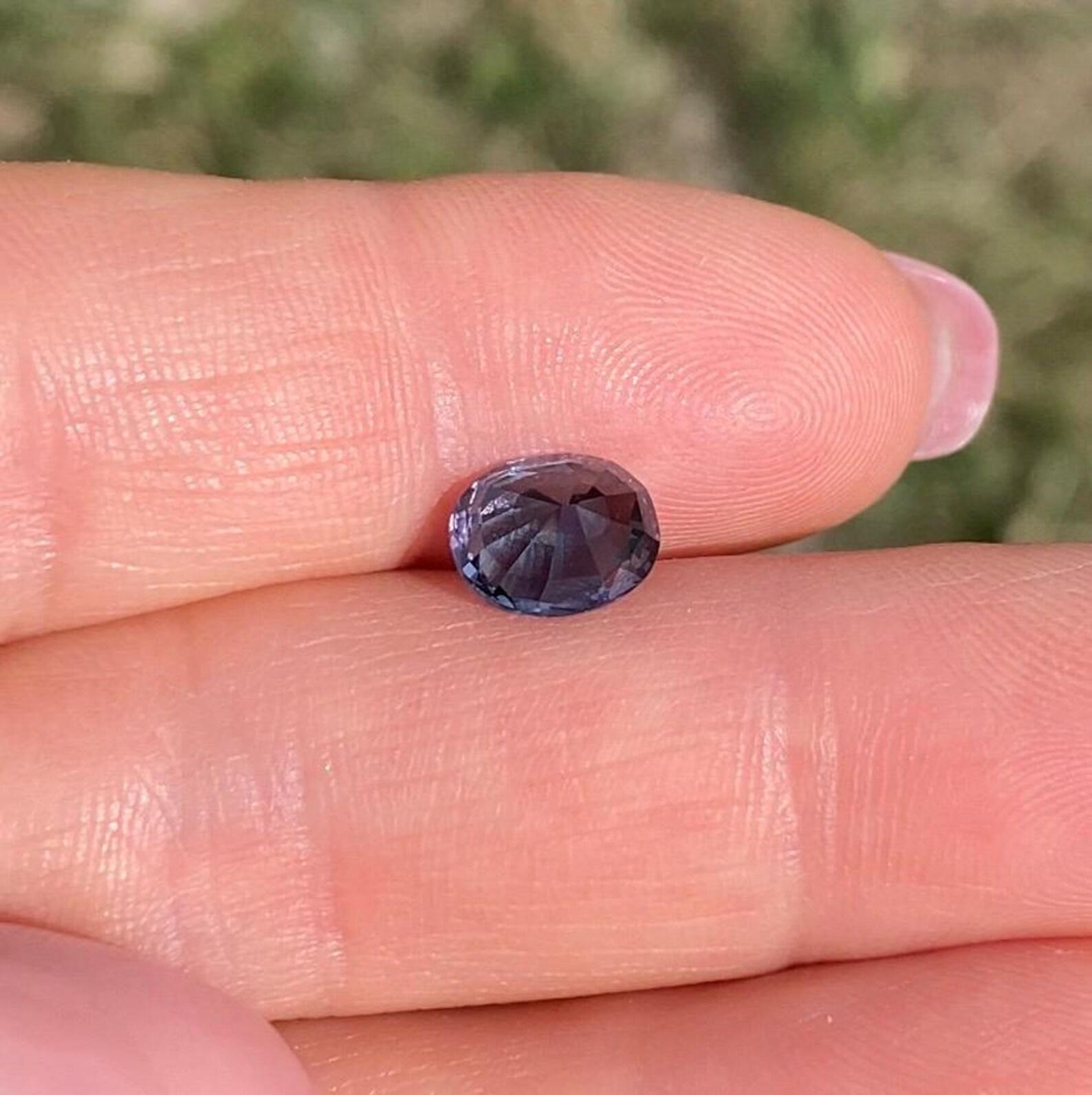 Spinell Sehr seltene Zweifarbigkeit Hohe Qualität, 2,44 ct. Loser Edelstein, Zertifikat GFCO im Angebot 6
