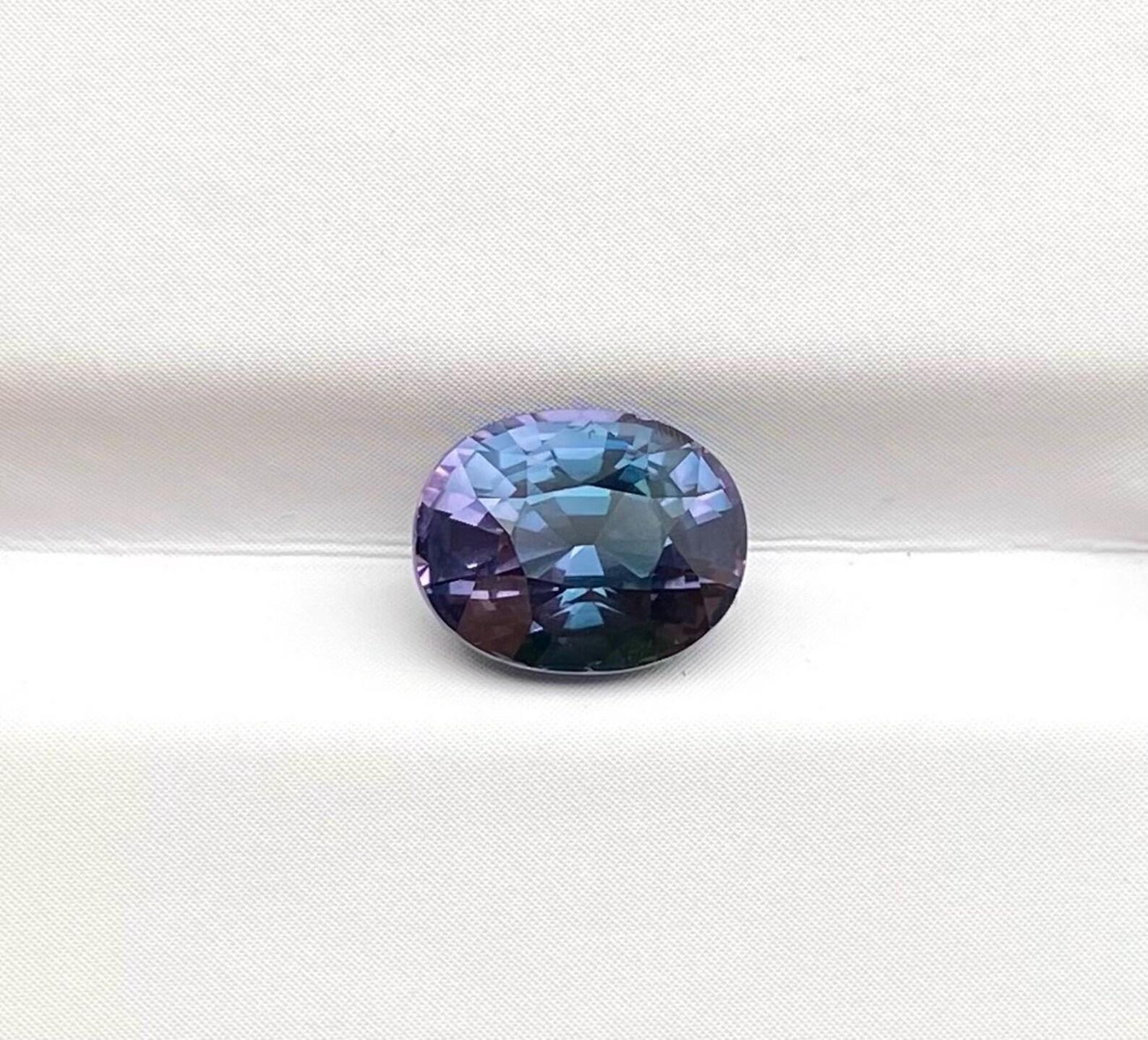 Spinell Sehr seltene Zweifarbigkeit Hohe Qualität, 2,44 ct. Loser Edelstein, Zertifikat GFCO im Angebot 3