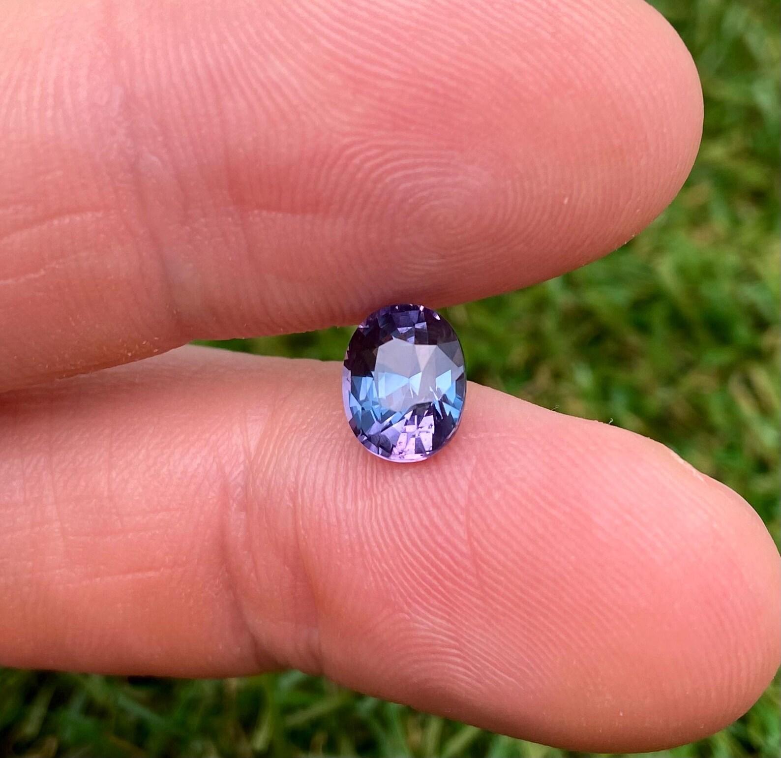 Spinell Sehr seltene Zweifarbigkeit Hohe Qualität, 2,44 ct. Loser Edelstein, Zertifikat GFCO im Angebot 5