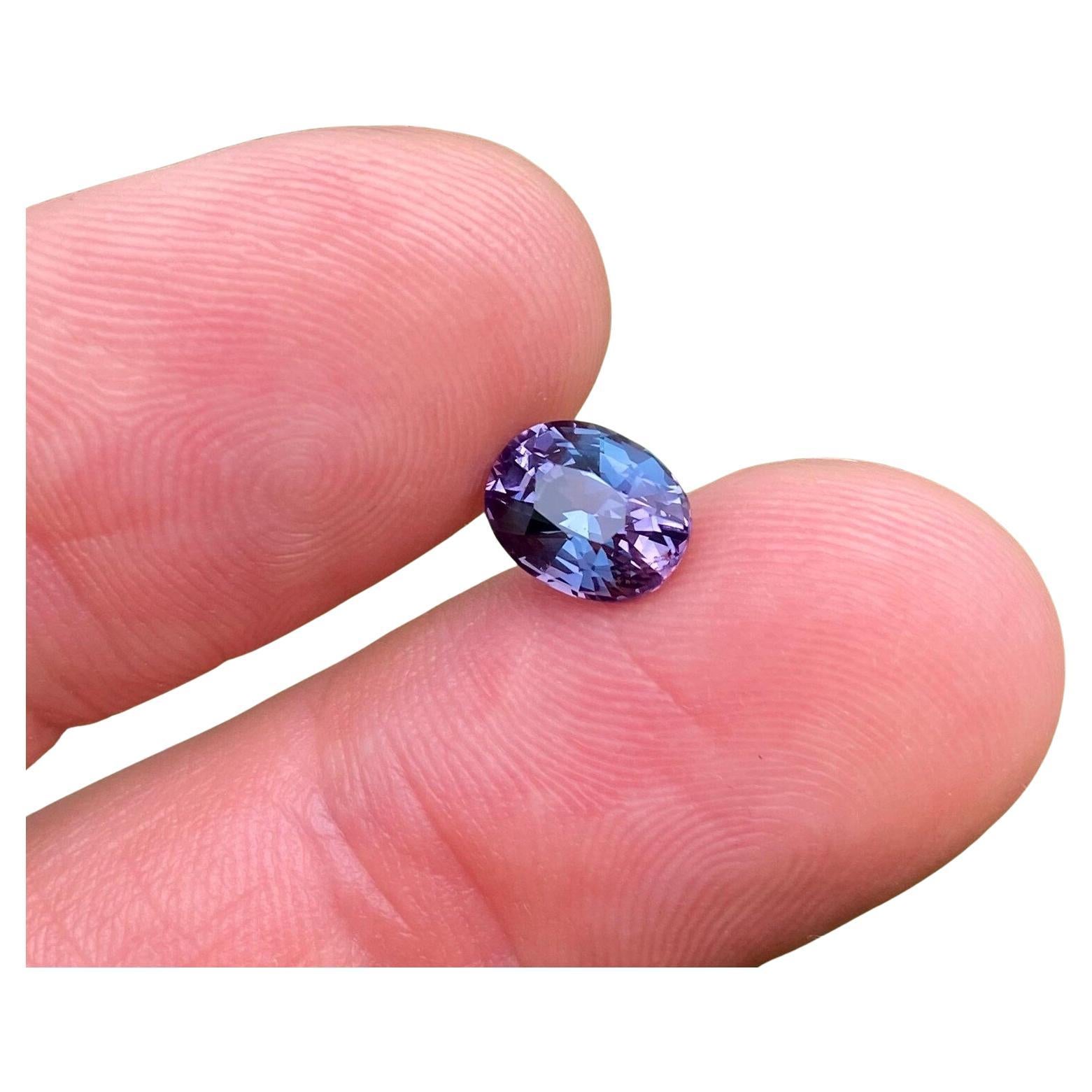 Natürlicher Bi-Color Spinell Lose Edelstein

Labor zertifiziert GFCO
Edelsteinfarbe: zweifarbig, blau und violett
Edelstein-Typ: Spinell
Größe des Edelsteins: 8,61x6,82x5,47 mm
Schnittqualität: Ausgezeichnet
Klarheit/Grad: Lupenrein
Form des