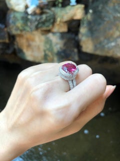 GIA Certified Unheated 5cts Spinel with Diamond Ring Set in 18 Karat White Gold