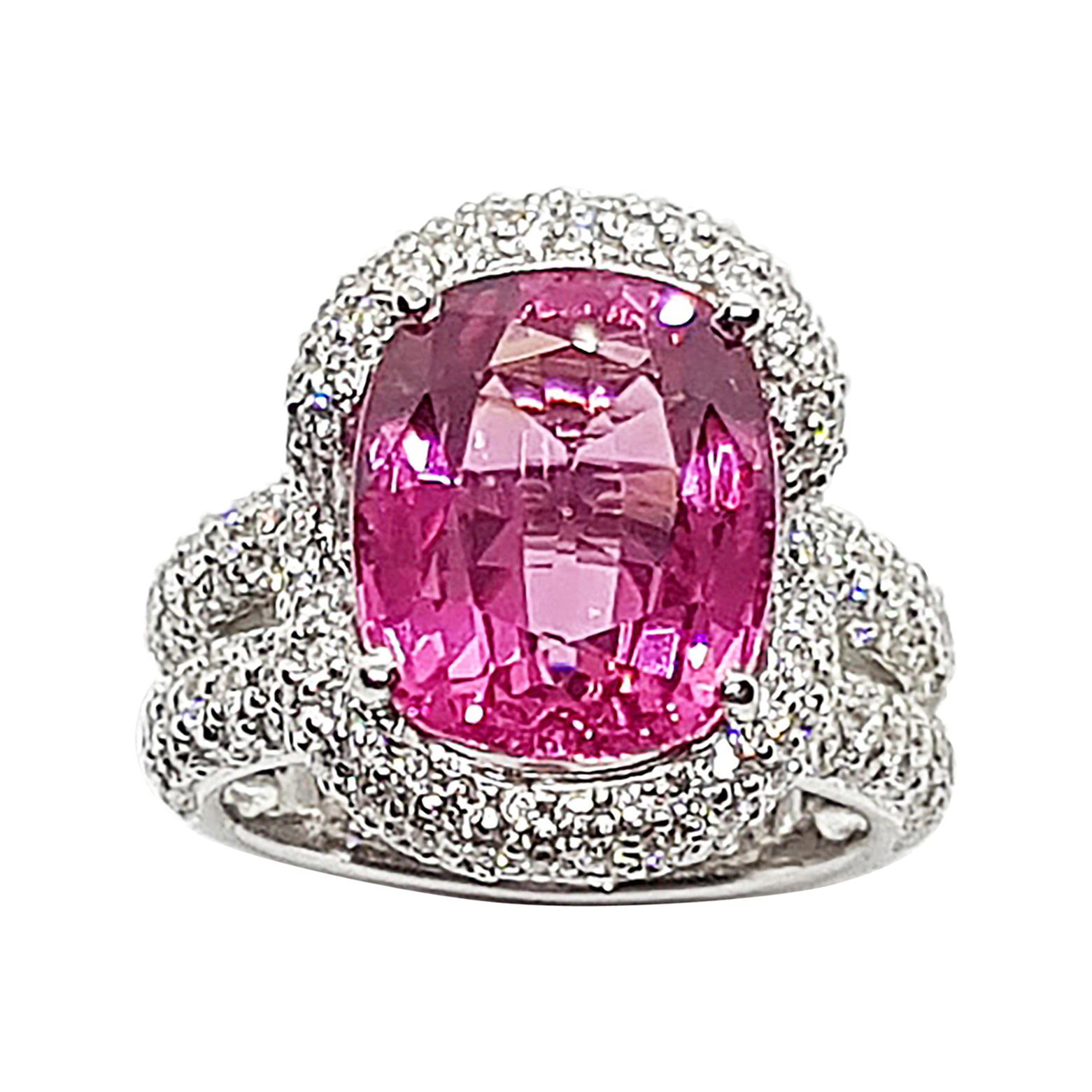 GIA Certified Unheated 5cts Spinel with Diamond Ring Set in 18 Karat White Gold  For Sale