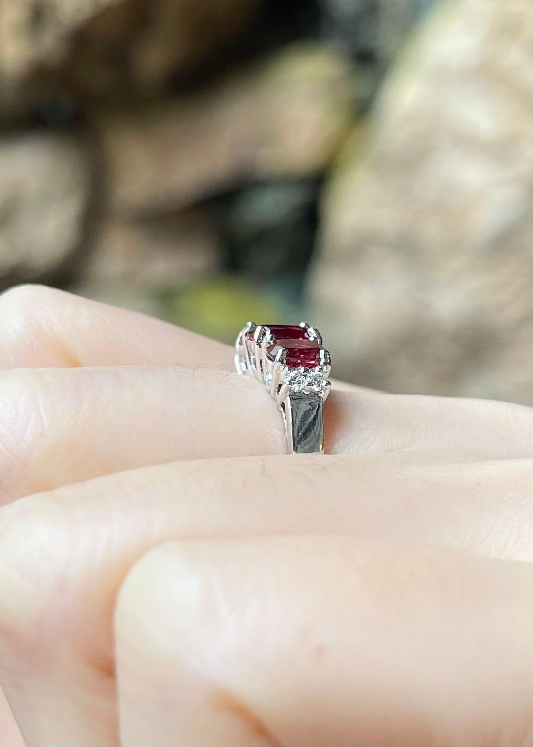 Spinell mit Diamantring in 18K Weißgoldfassung im Angebot 1