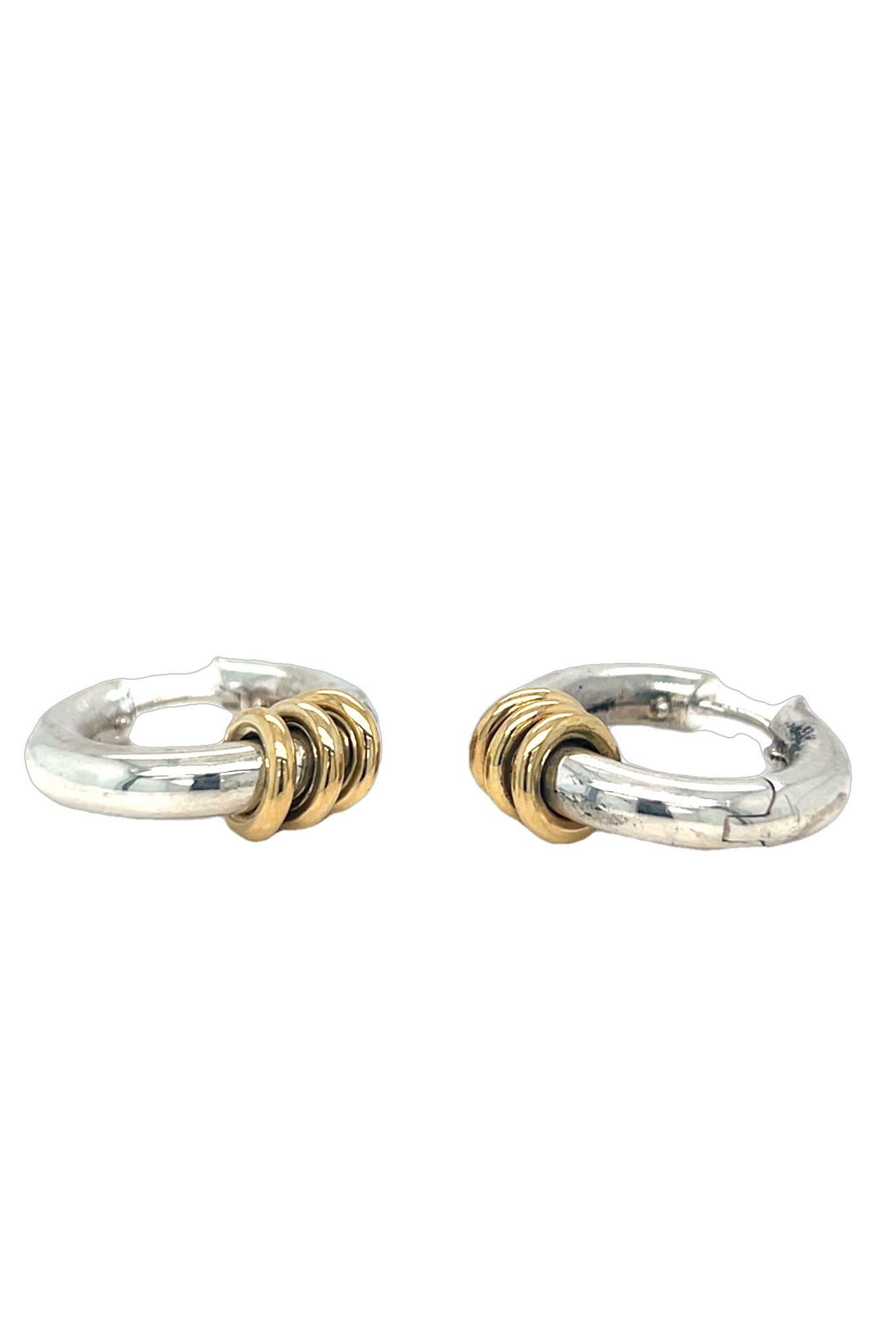 Spinelli Kilcollin Ursa Kleine Creolen aus Sterlingsilber und 18 Karat Gelbgold im Zustand „Hervorragend“ in beverly hills, CA