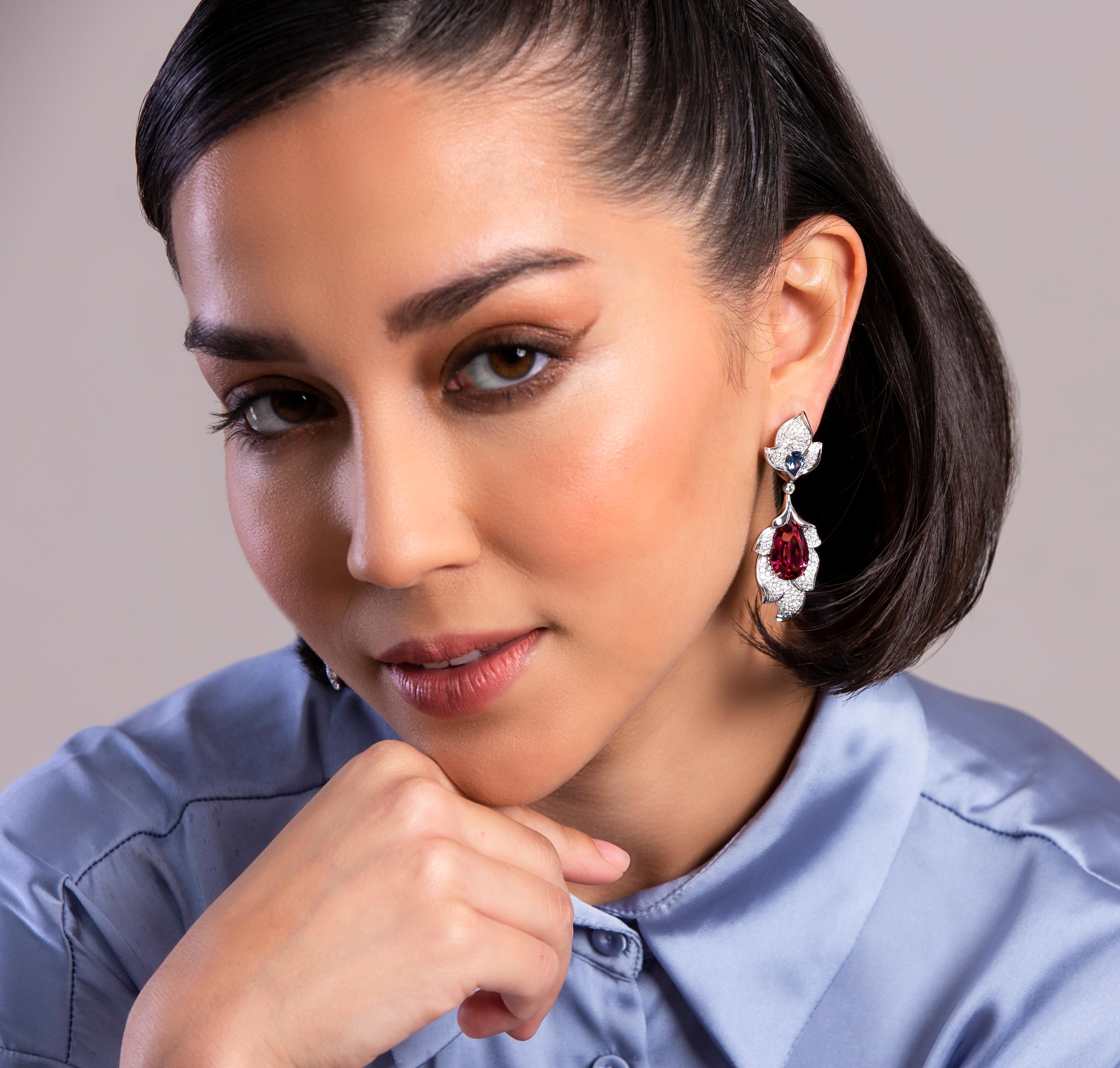 Pendientes Espinelas, Conjunto Pendientes Oro Blanco 18k Azul y Rosa y Diamantes Moderno en venta
