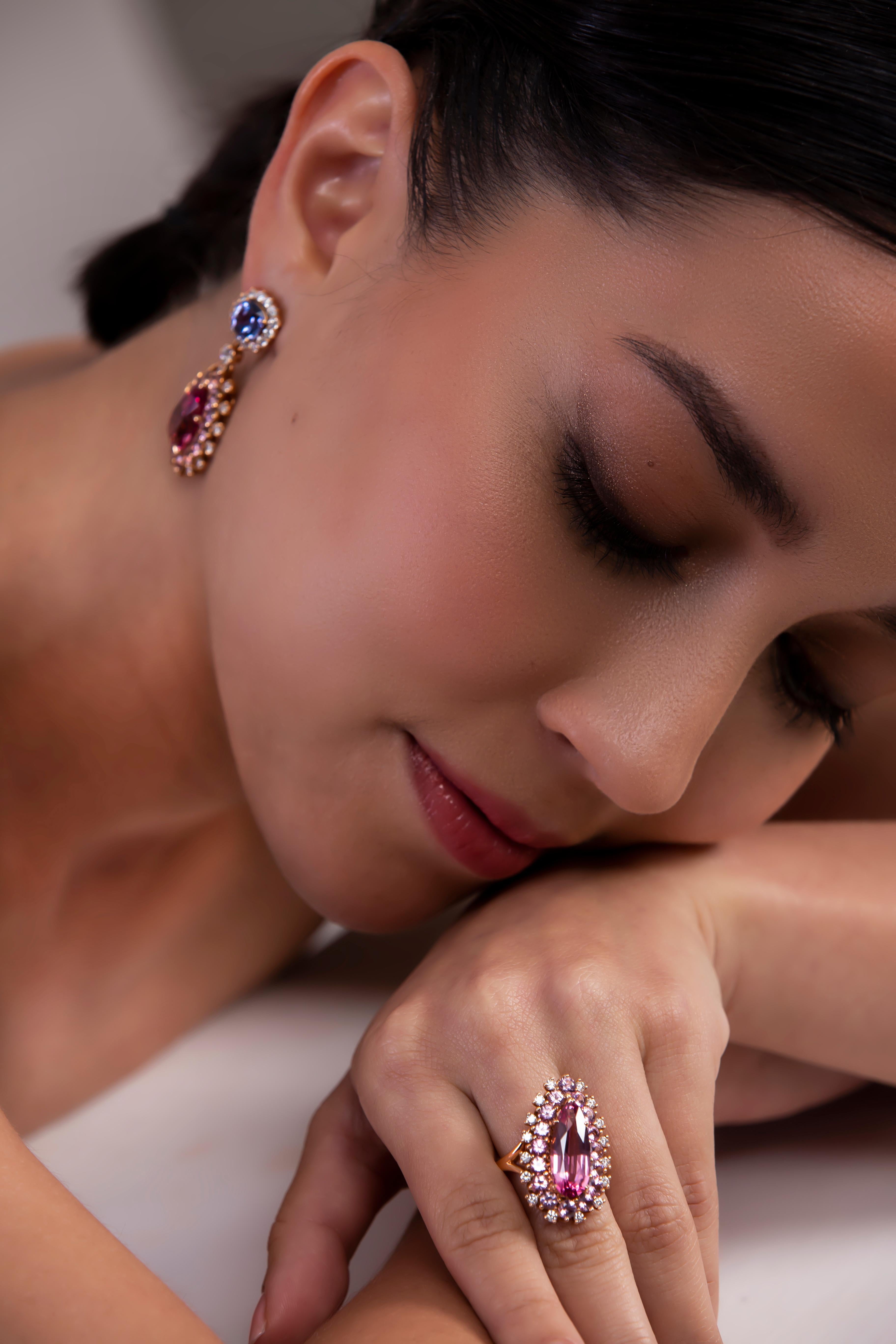 Neoclassical Spinels Earrings, Purple & Pink Spinels, 18k Yellow Gold & Diamonds Earrings For Sale