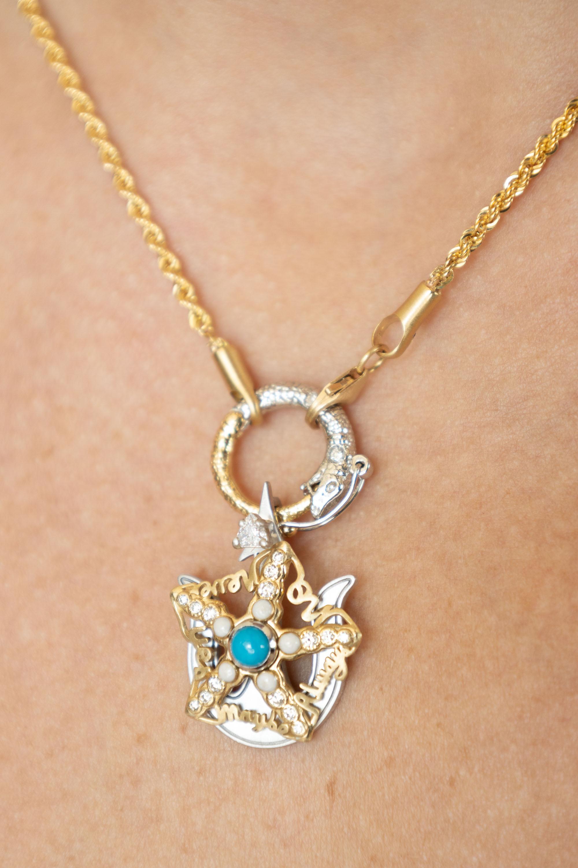 Mozafarian's Spinning Starfish Pendant Adorned with Diamonds and Emeralds (Trillionschliff) im Angebot