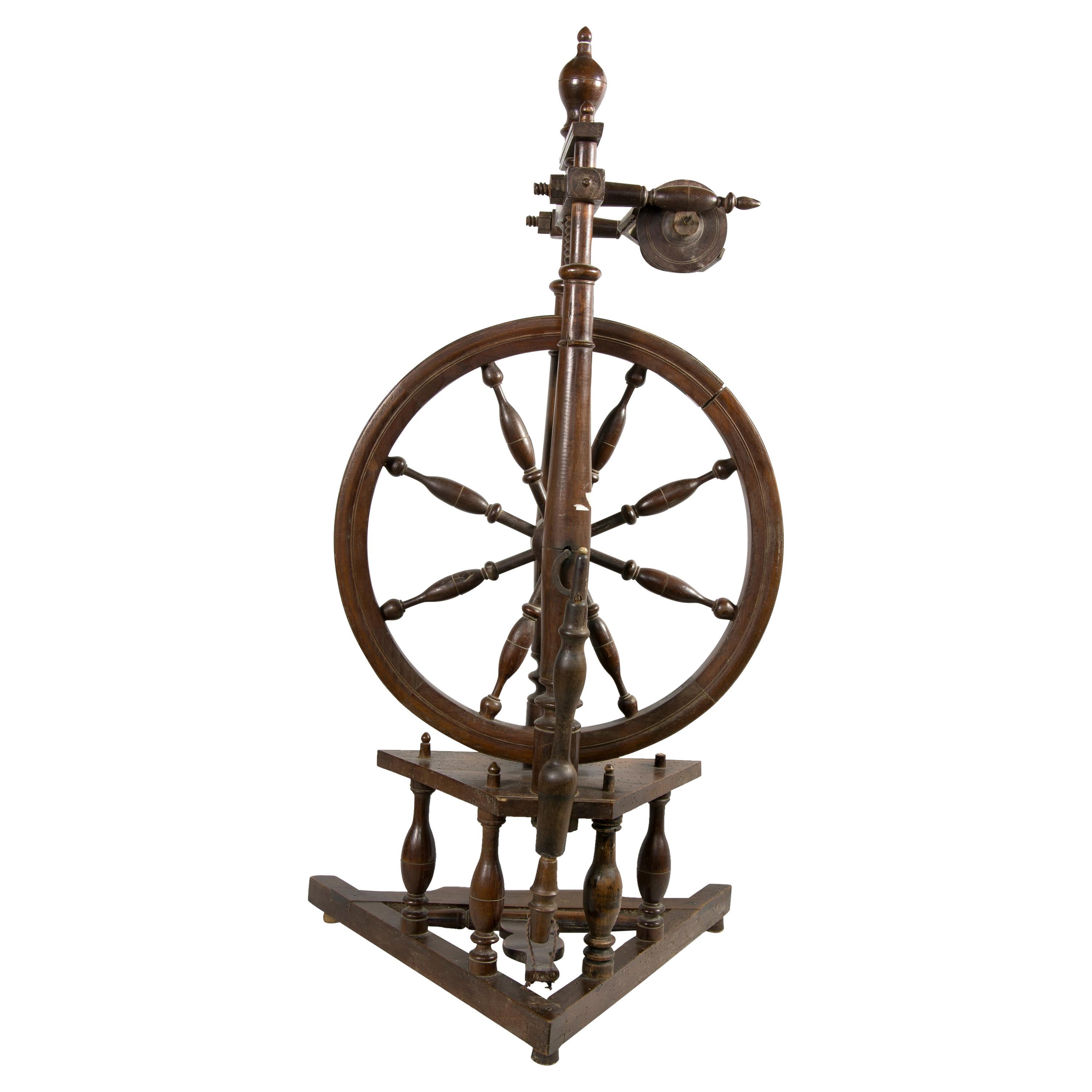 Spinning Wheel, Walnut Wood, 19th Century For Sale