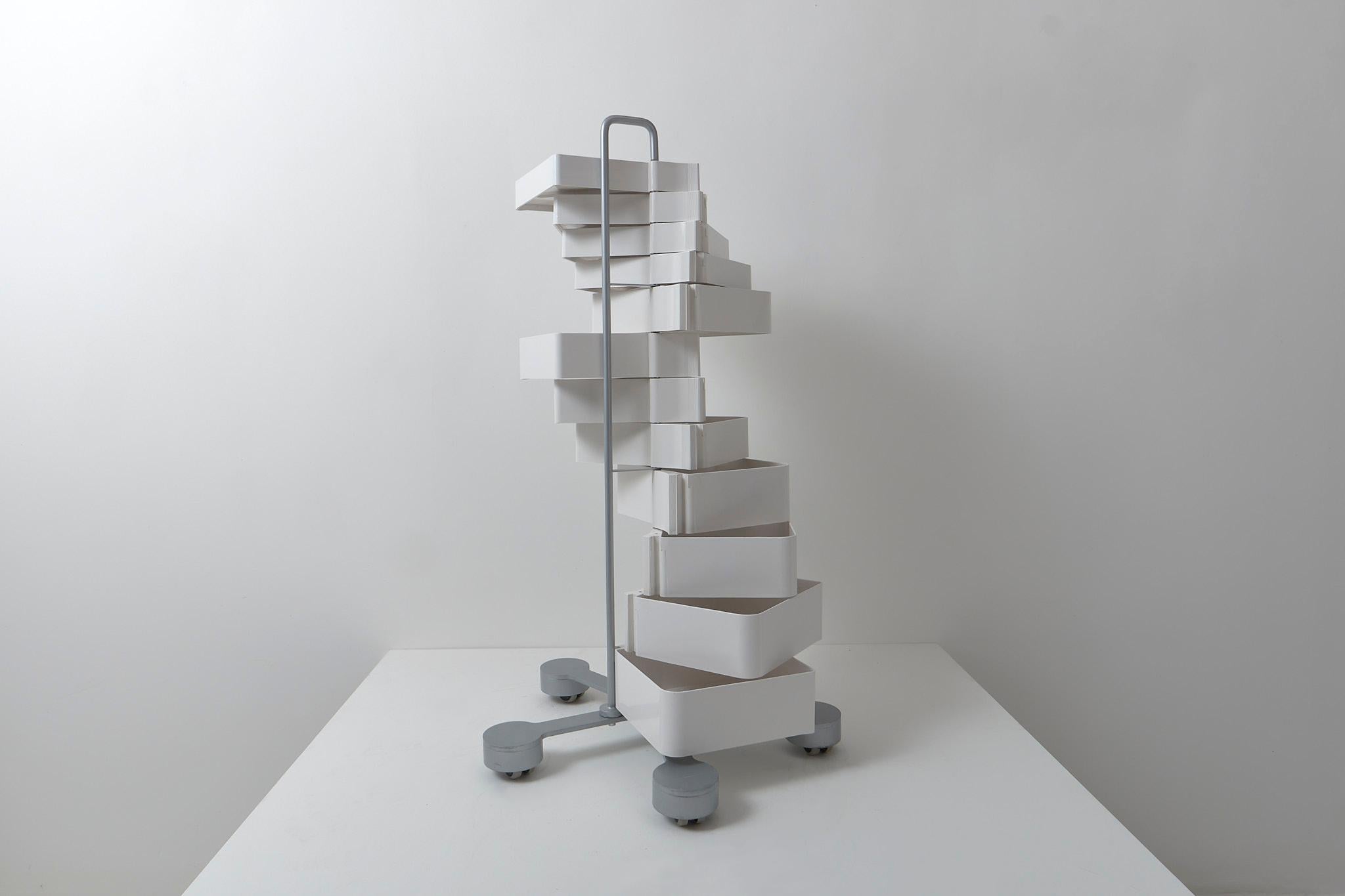 Painted Spinny Unit by Studio Joe Colombo
