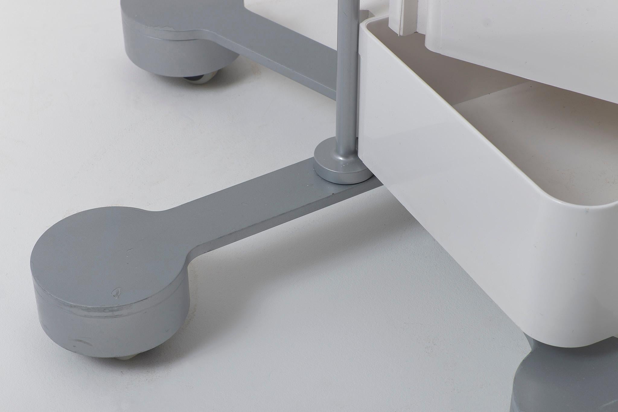 Steel Spinny Unit by Studio Joe Colombo