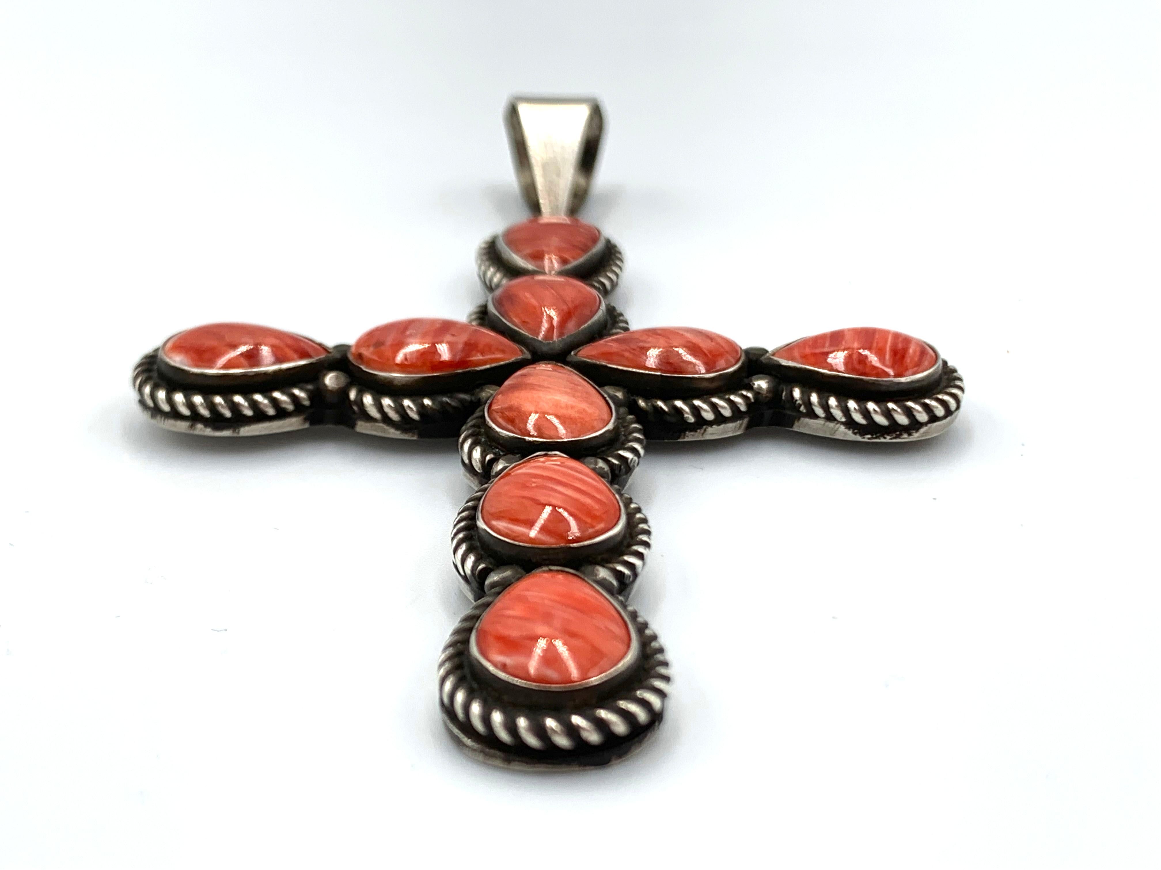 da uomo o donna Ciondolo a forma di croce in argento con ostrica spinosa di Herman Smith in vendita