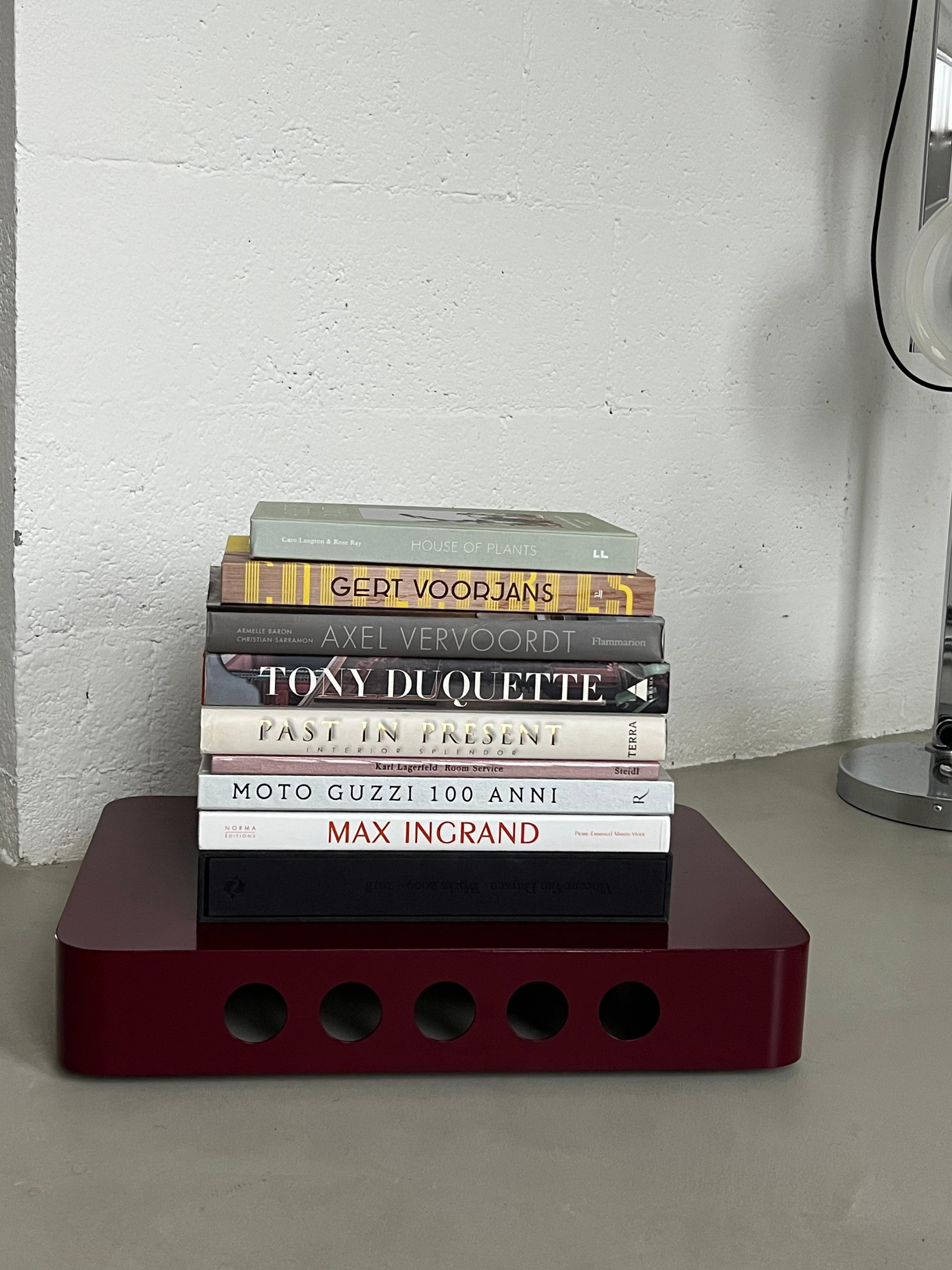 Modern Spinzi Bookboard on wheels , contemporary and minimal Portable purple Book Shelf For Sale