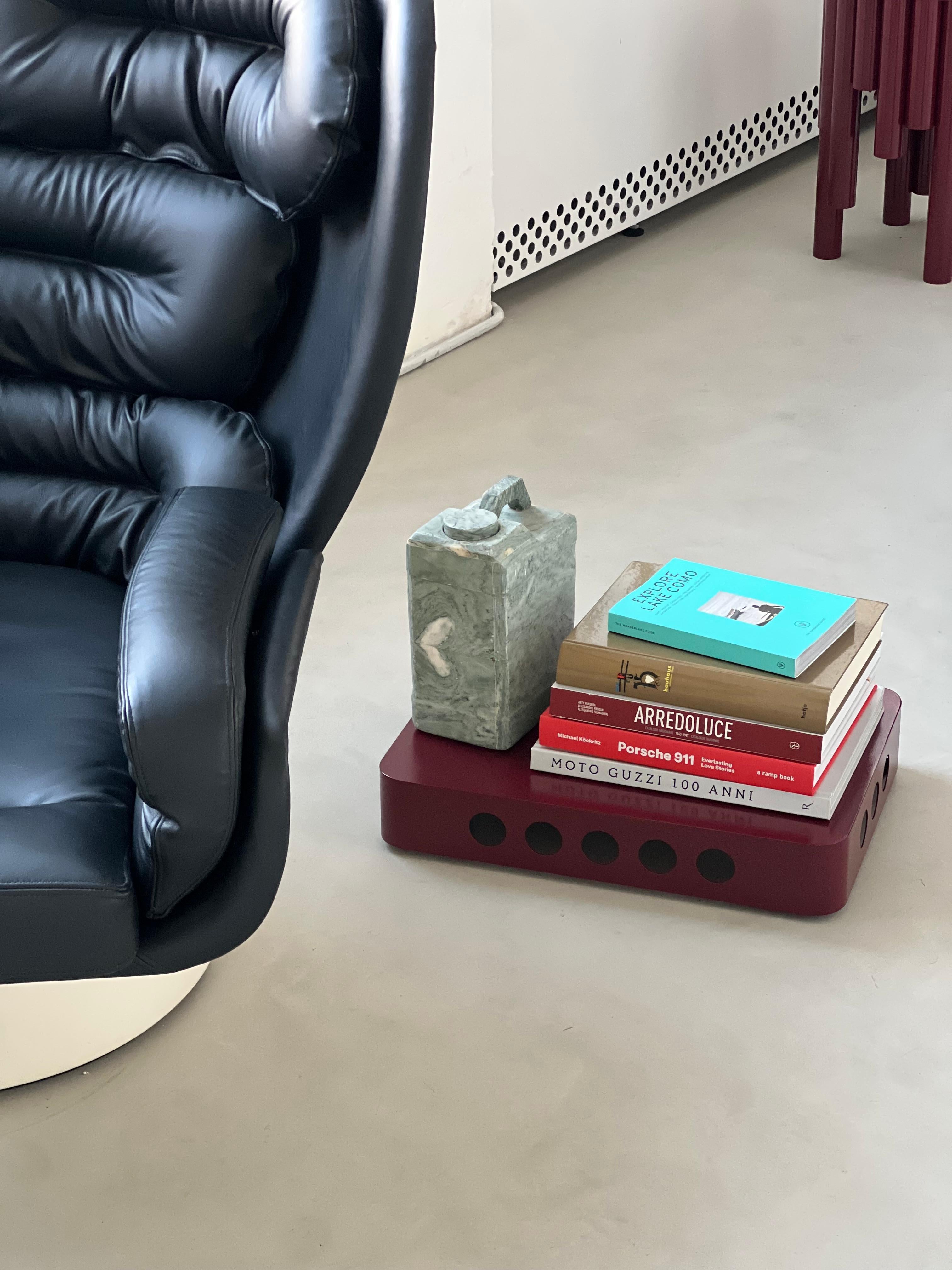 Spinzi Bookboard on wheels , contemporary and minimal Portable purple Book Shelf In New Condition For Sale In Milano, IT