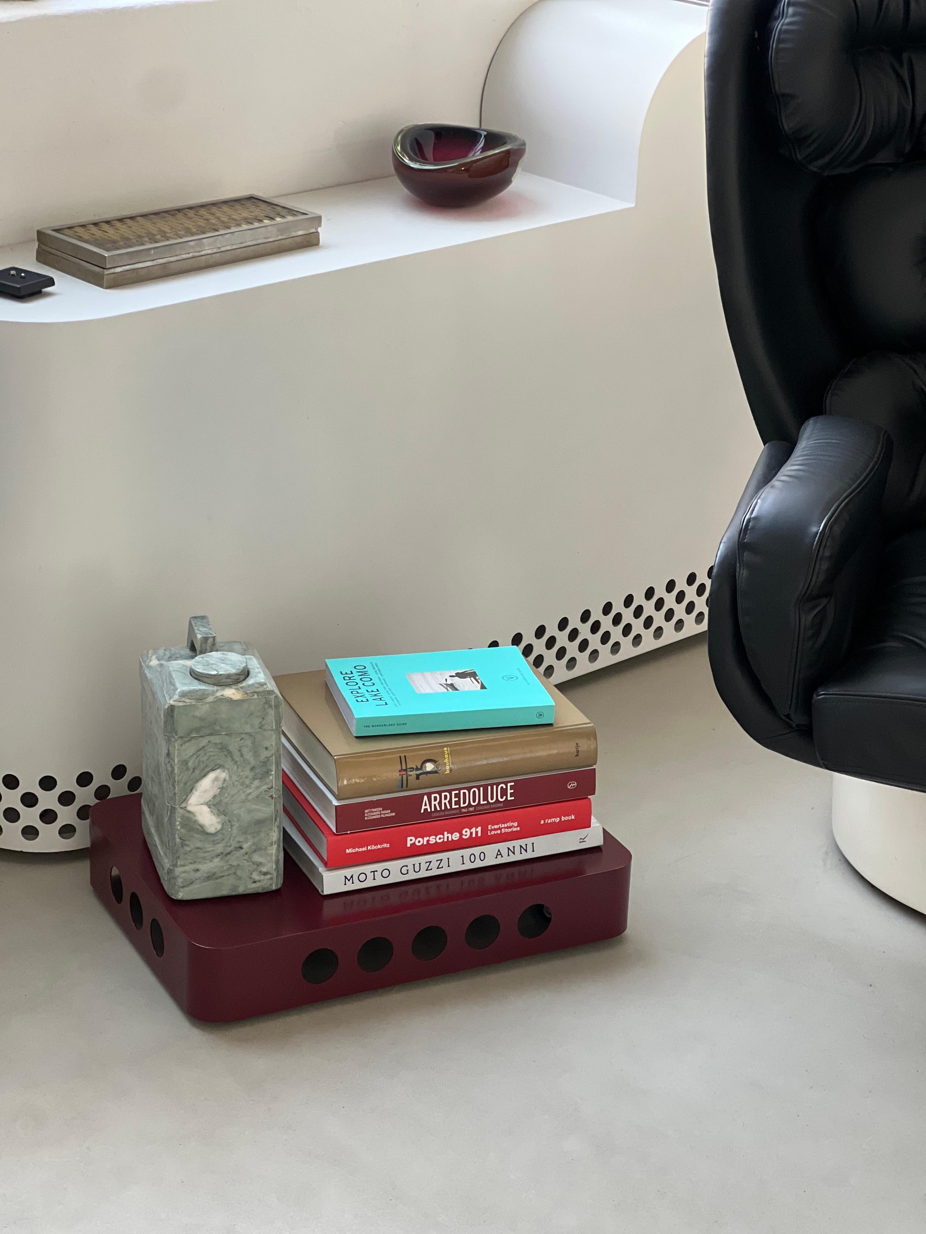 Metal Spinzi Bookboard on wheels , contemporary and minimal Portable purple Book Shelf For Sale