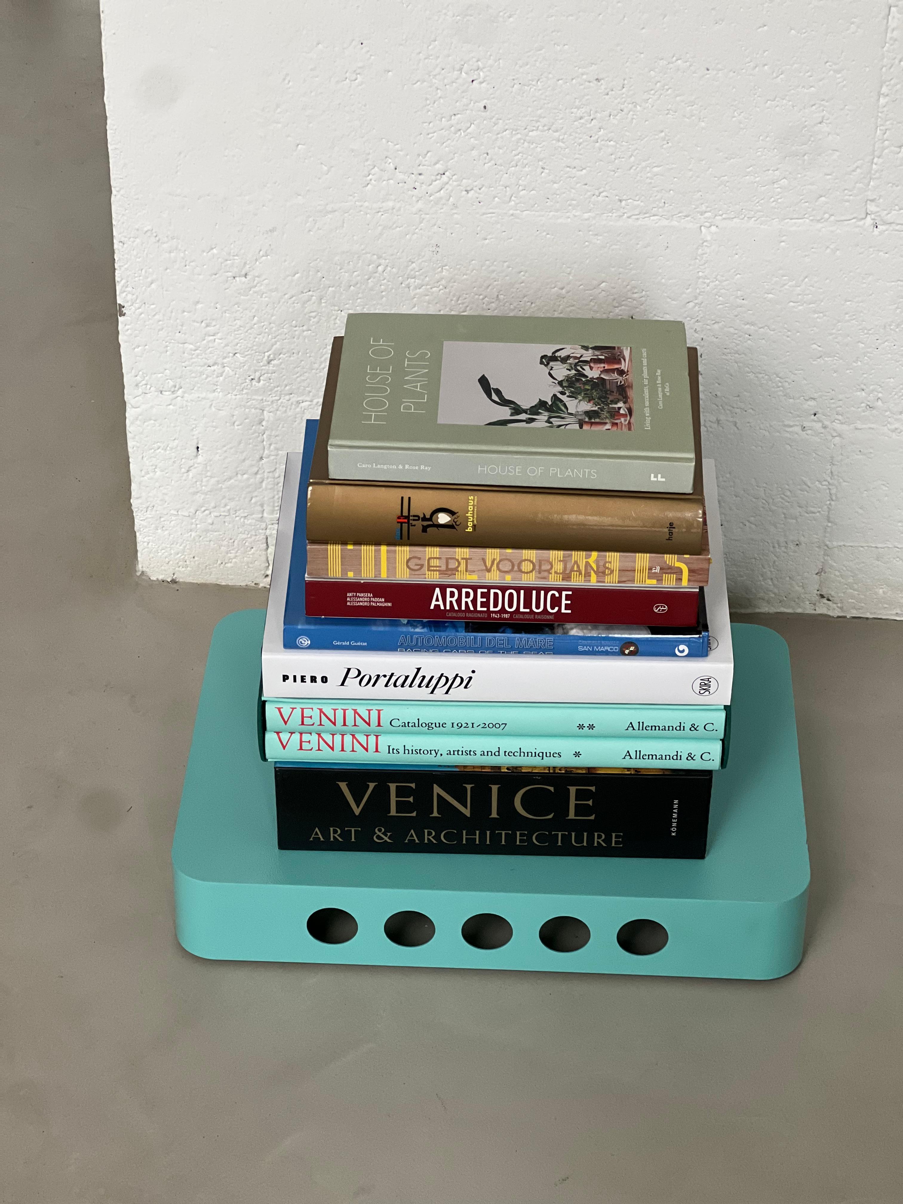 Spinzi Bookboard on wheels , contemporain et minimal Tyffany Blue Book Shelf en vente 6