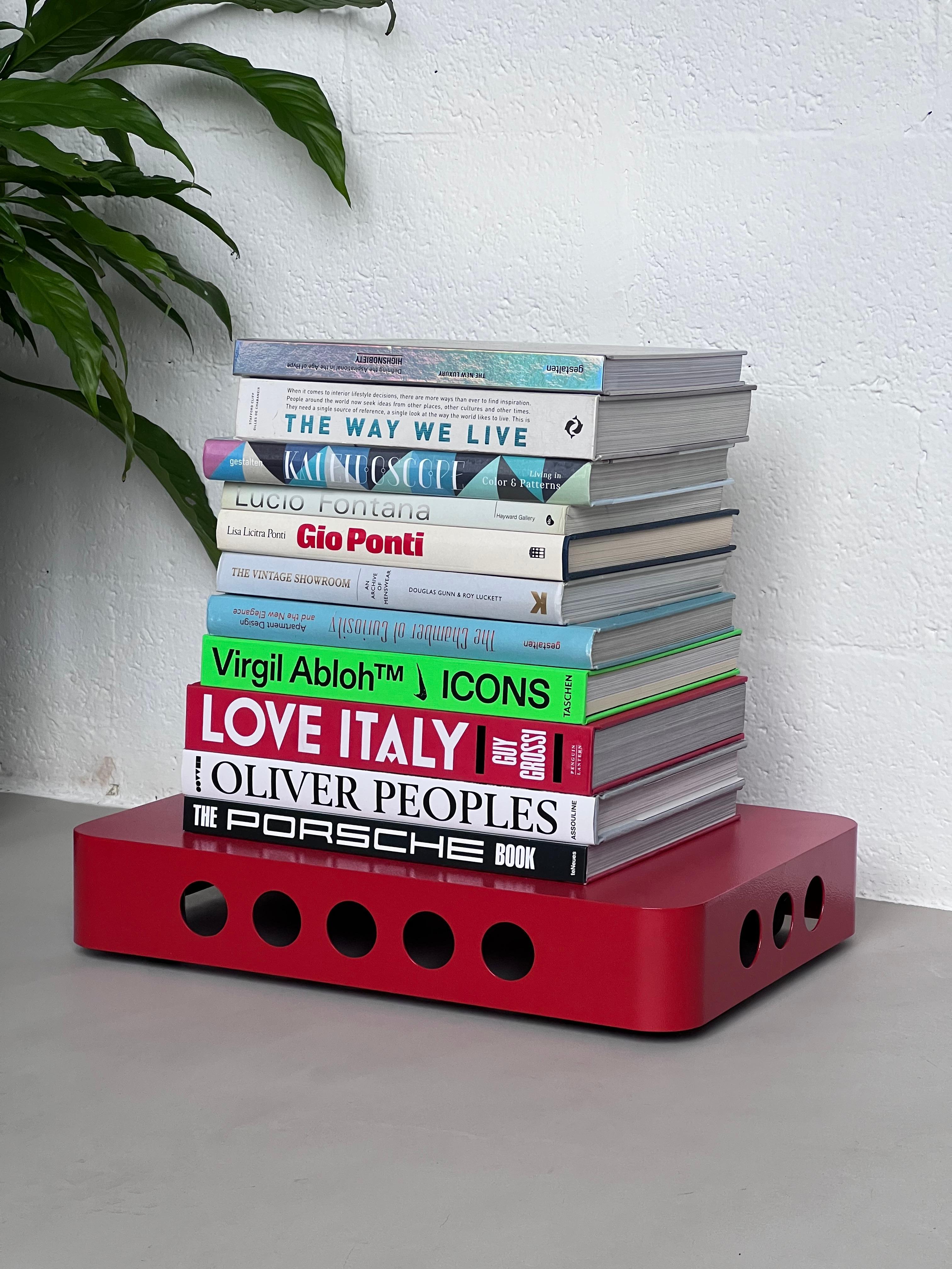Moderne Spinzi Bookboard on wheels , contemporain et minimal Tyffany Blue Book Shelf en vente