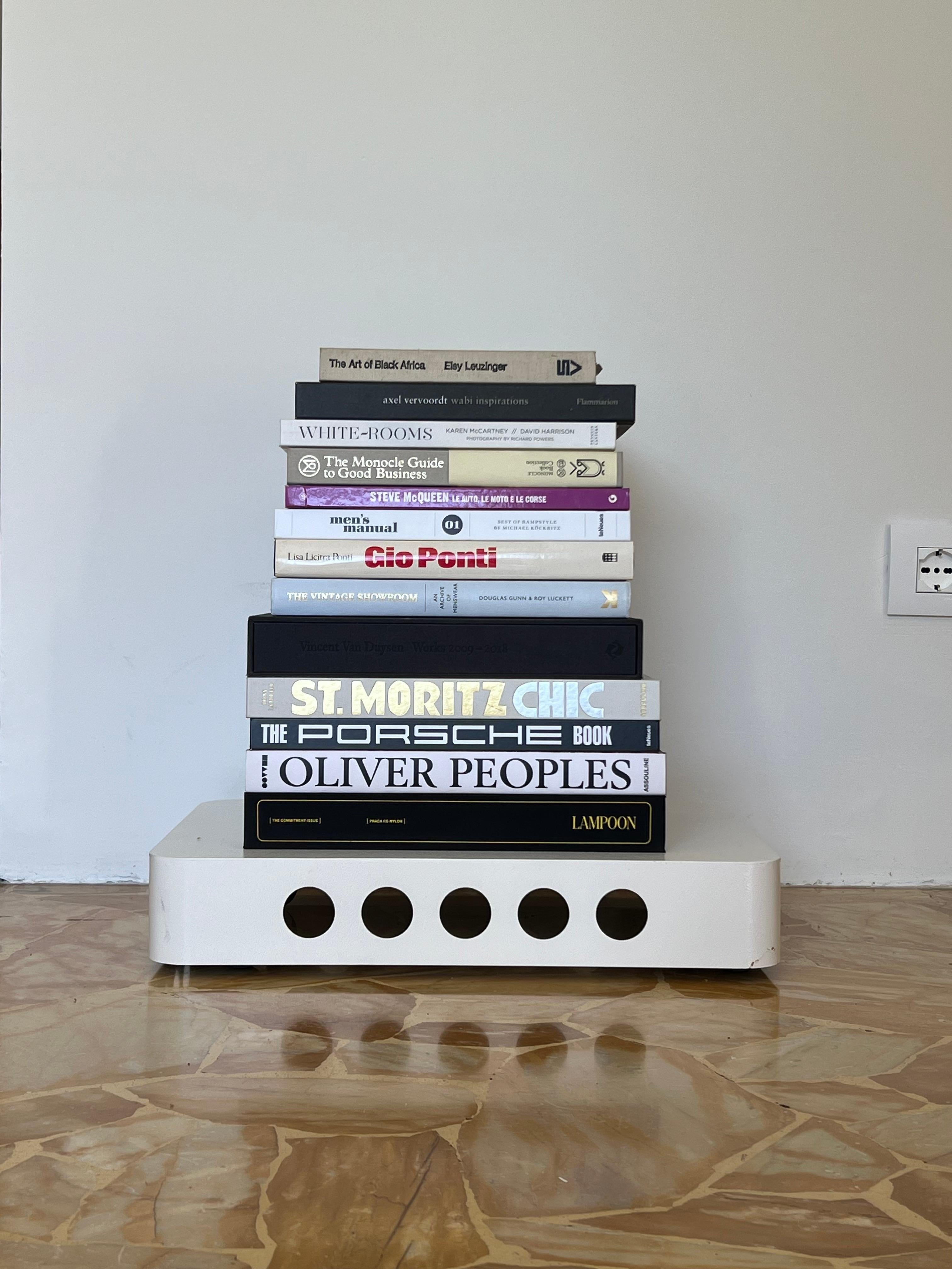 Moderno Libreria Spinzi, Scaffale a rotelle con ruote a scomparsa, Whiting in vendita
