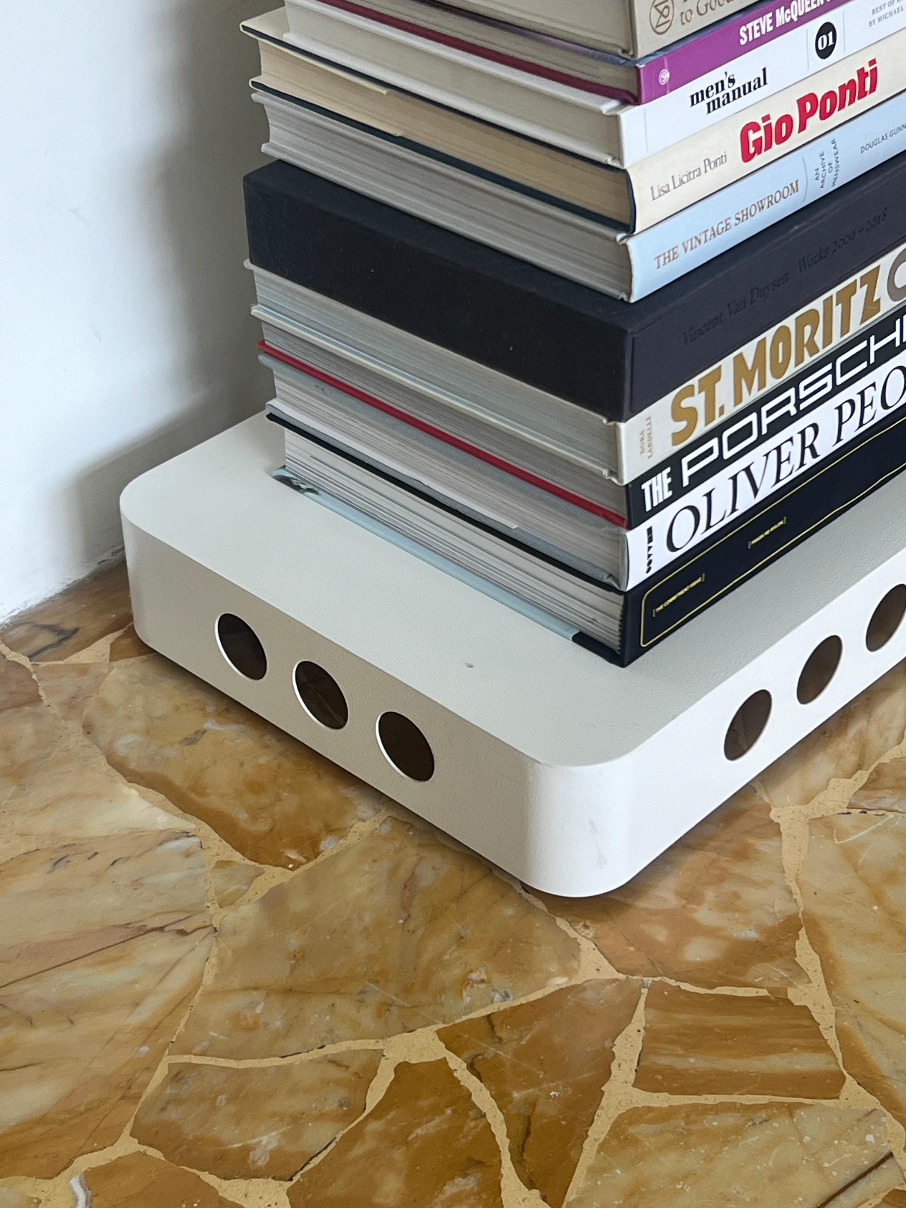 XXI secolo e contemporaneo Libreria Spinzi, Scaffale a rotelle con ruote a scomparsa, Whiting in vendita