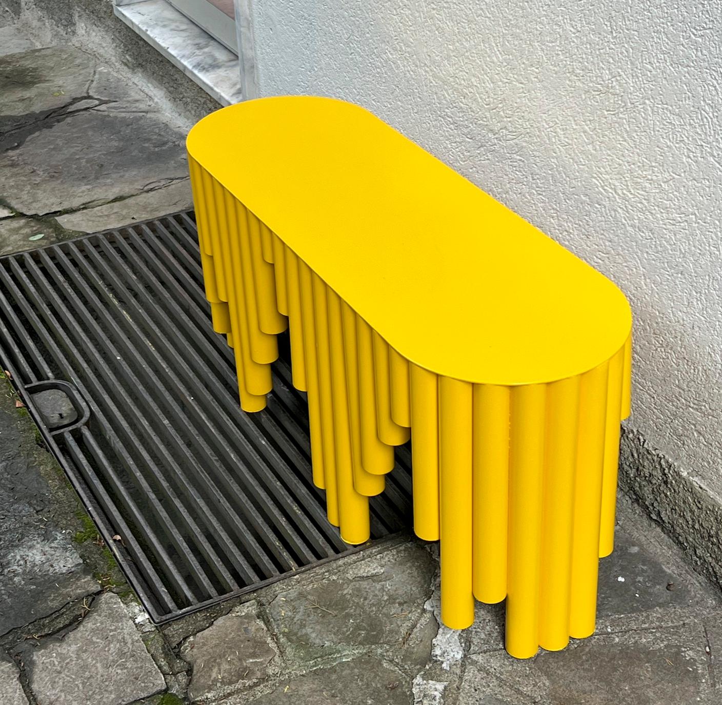 Spinzi Circus Contemporary bright metal bench For Sale 4