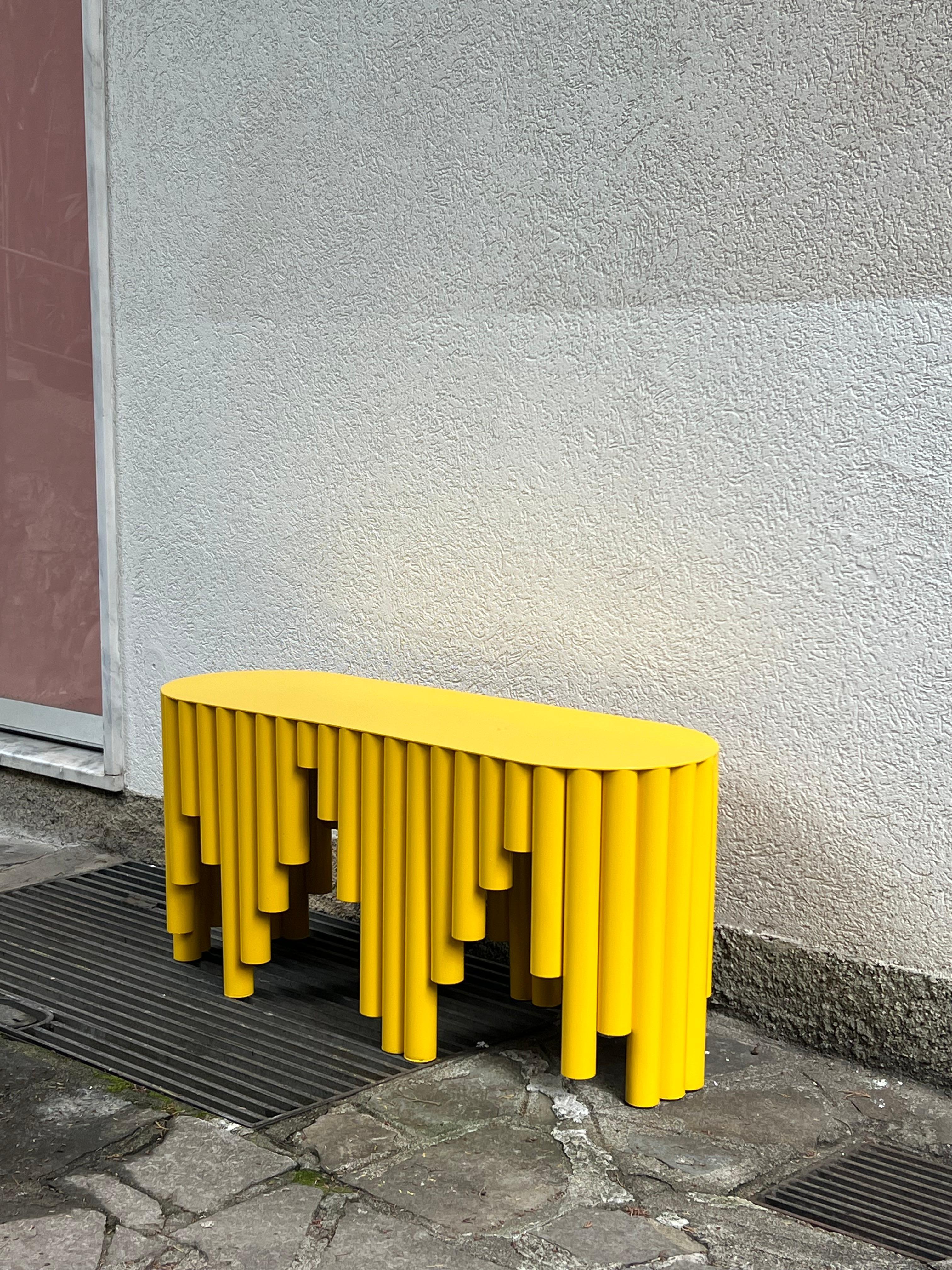 Architectural bench - Sculptural bright - Contemporary Collectible Table - bench

Unveiled on occasion of the 2024 Milano Design Week, this side / end table is part of Spinzi's latest collection, Circus. Coming from a classical inspiration and