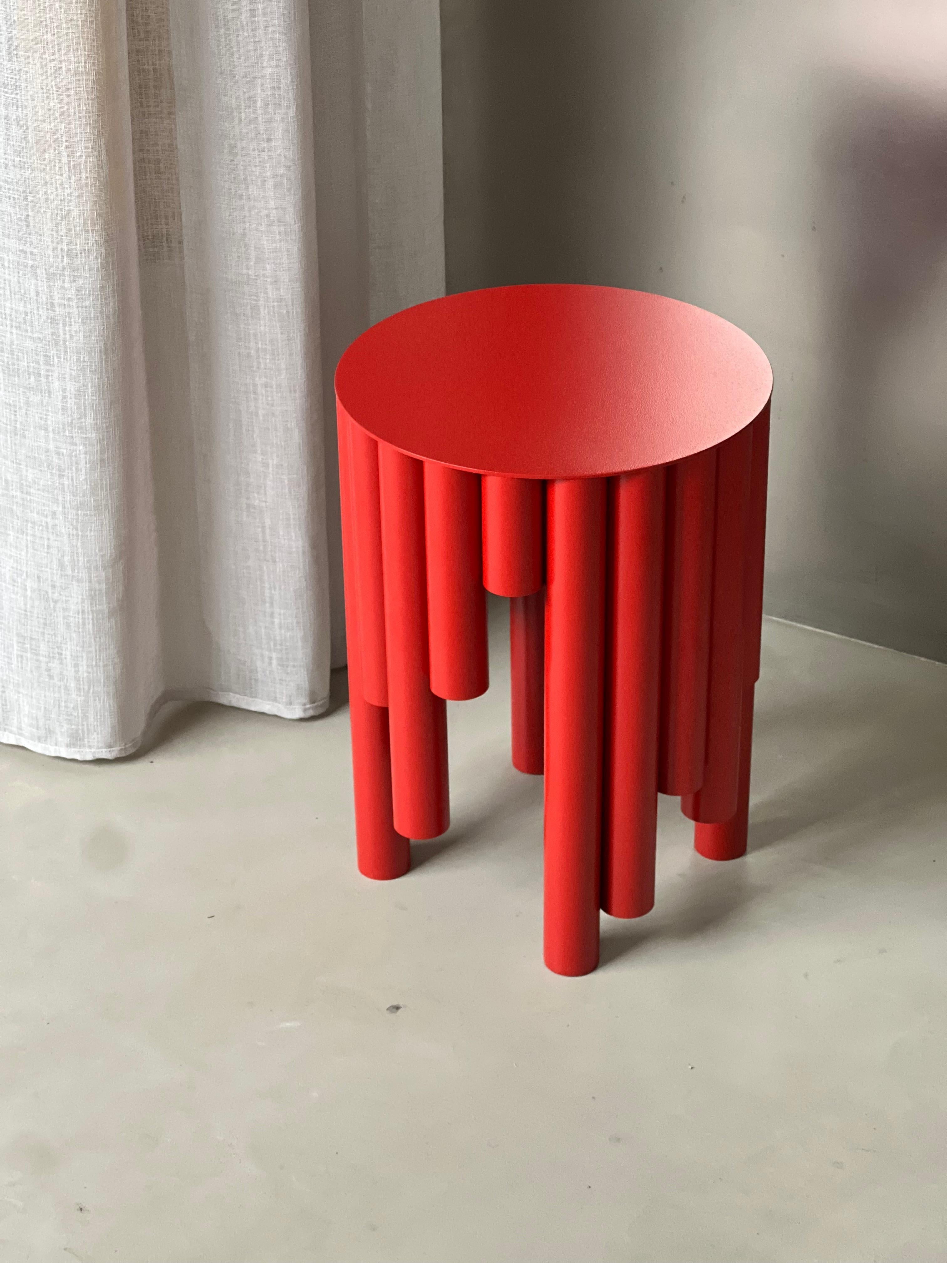 Taburete Spinzi Circus Contemporary, Rojo brillante, Diseño coleccionable, mesa auxiliar Moderno en venta