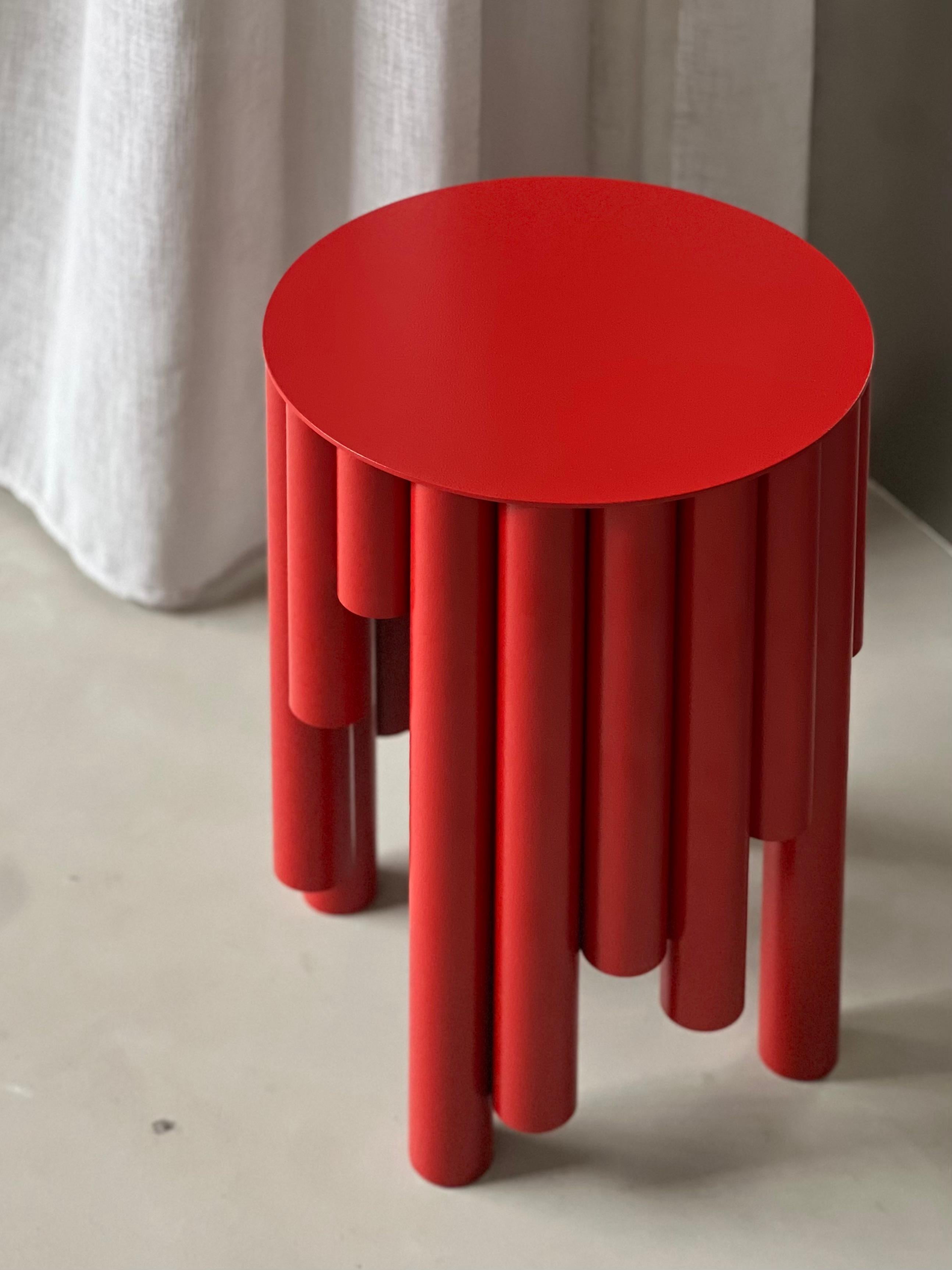 Taburete Spinzi Circus Contemporary, Rojo brillante, Diseño coleccionable, mesa auxiliar en Nuevo estado para la venta en Milano, IT