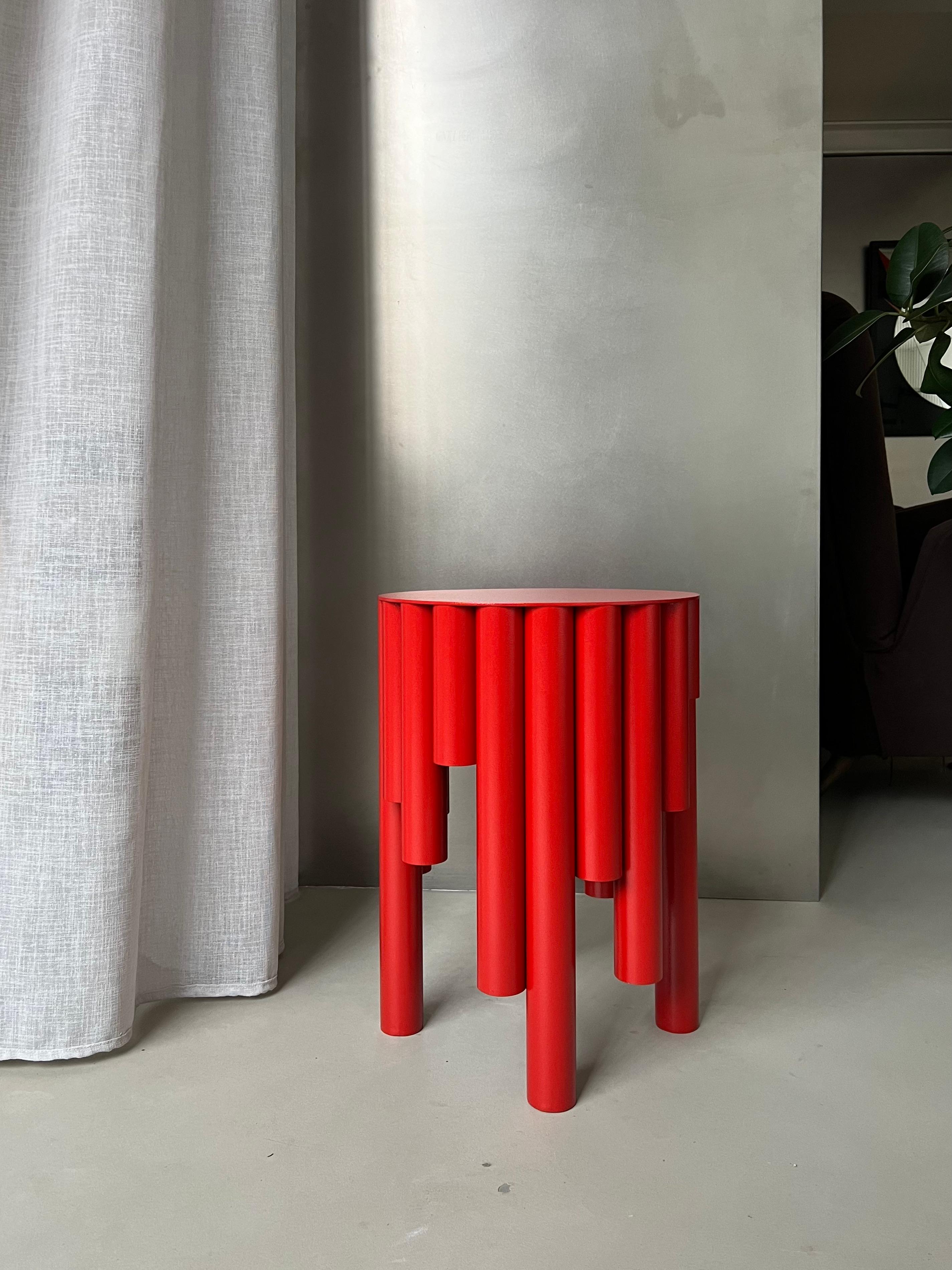 Taburete Spinzi Circus Contemporary, Rojo brillante, Diseño coleccionable, mesa auxiliar Siglo XXI y contemporáneo en venta