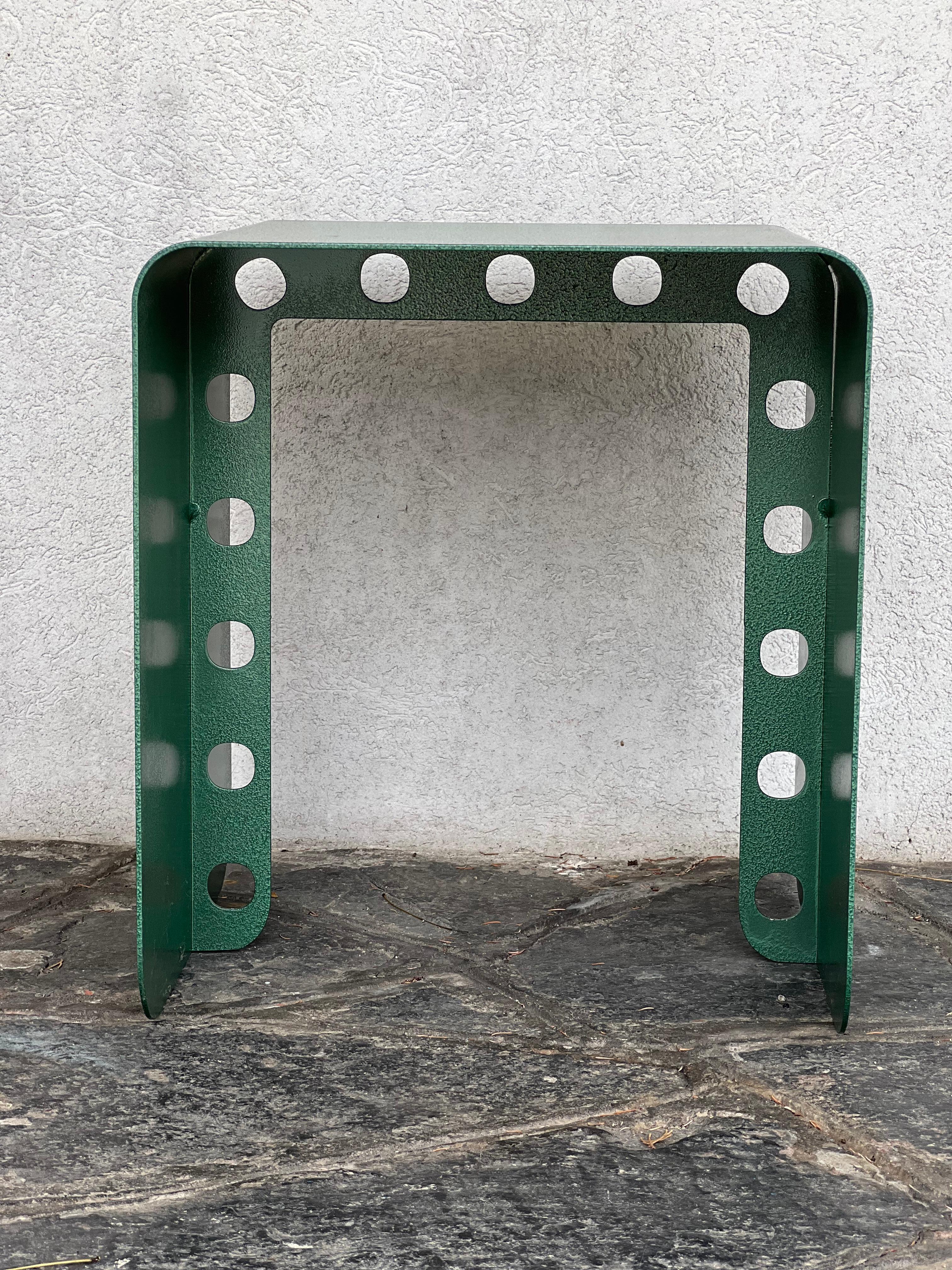 Table d'appoint Spinzi Meccano, tabouret brutaliste, pièce de collection unique, fabriquée en Italie Excellent état - En vente à Milano, IT