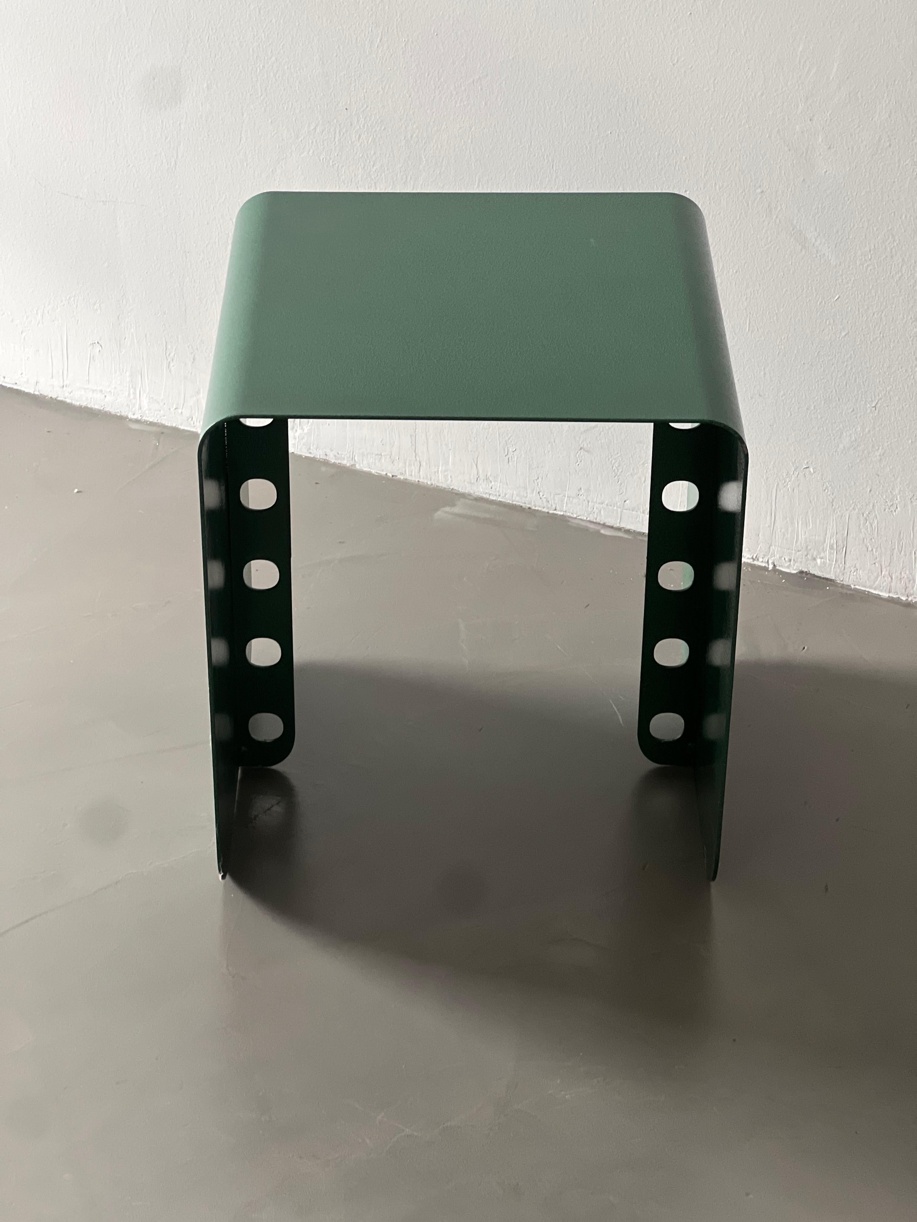 Table d'appoint Spinzi Meccano, tabouret brutaliste, pièce de collection unique, fabriquée en Italie en vente 2