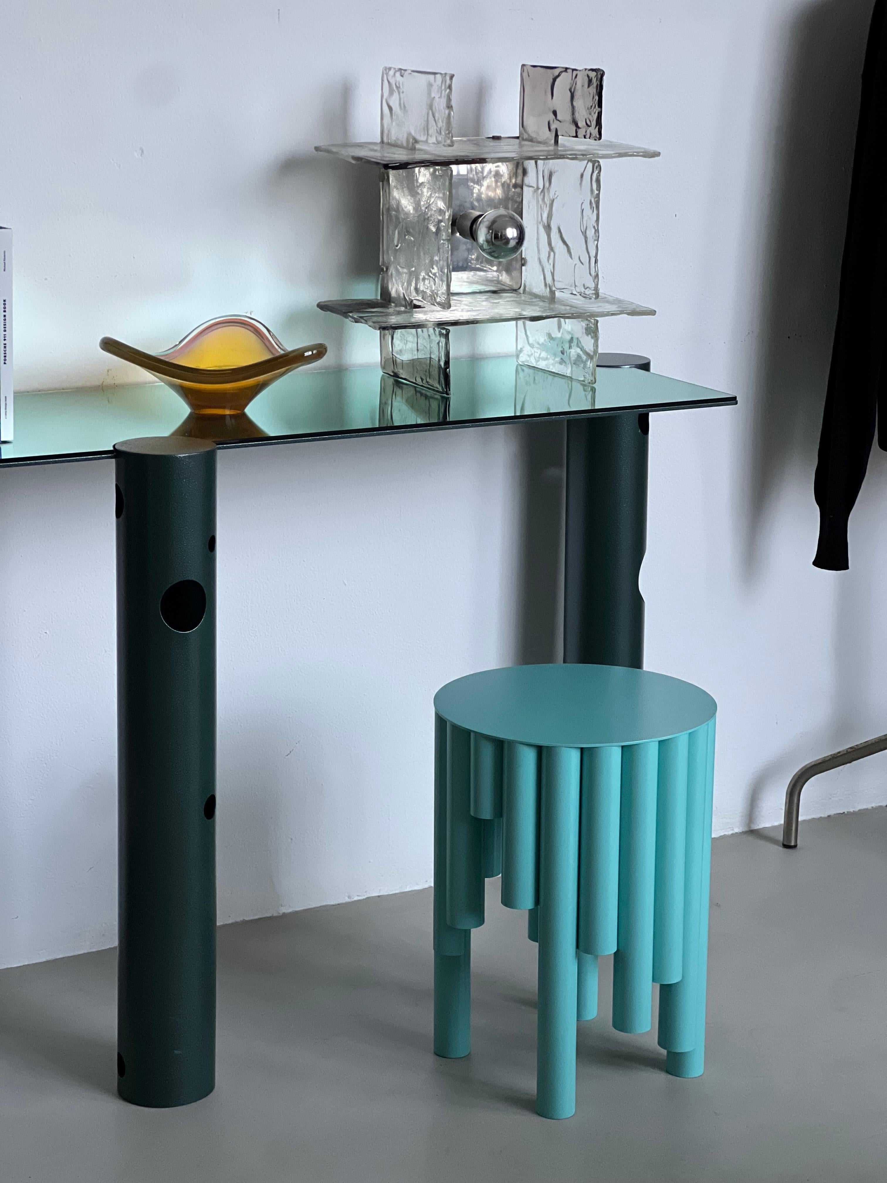 Table d'appoint/tabouret de collection en métal Spinzi , fabriqué en Italie en vente 3
