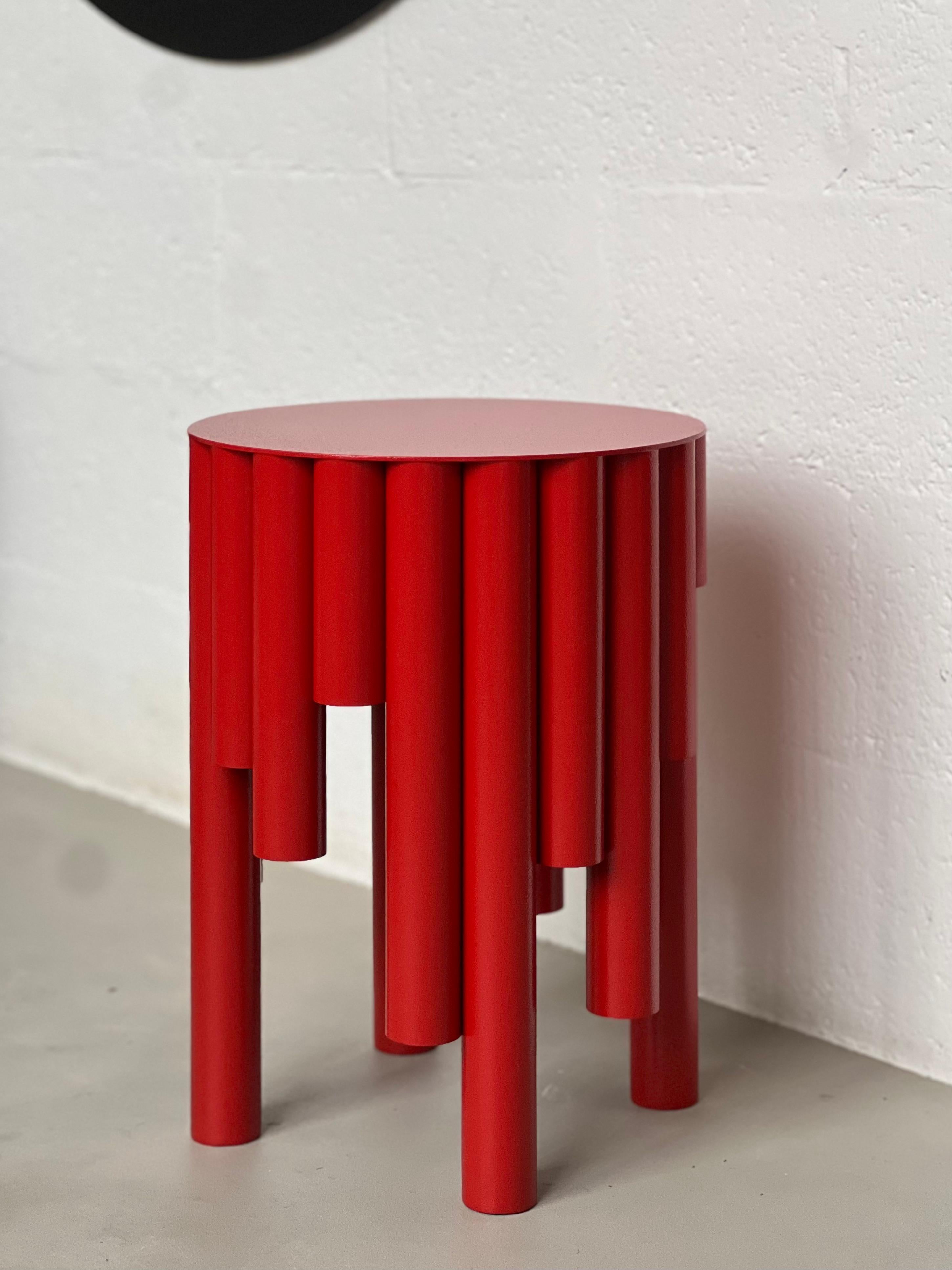 Table d'appoint/tabouret de collection en métal Spinzi , fabriqué en Italie en vente 2