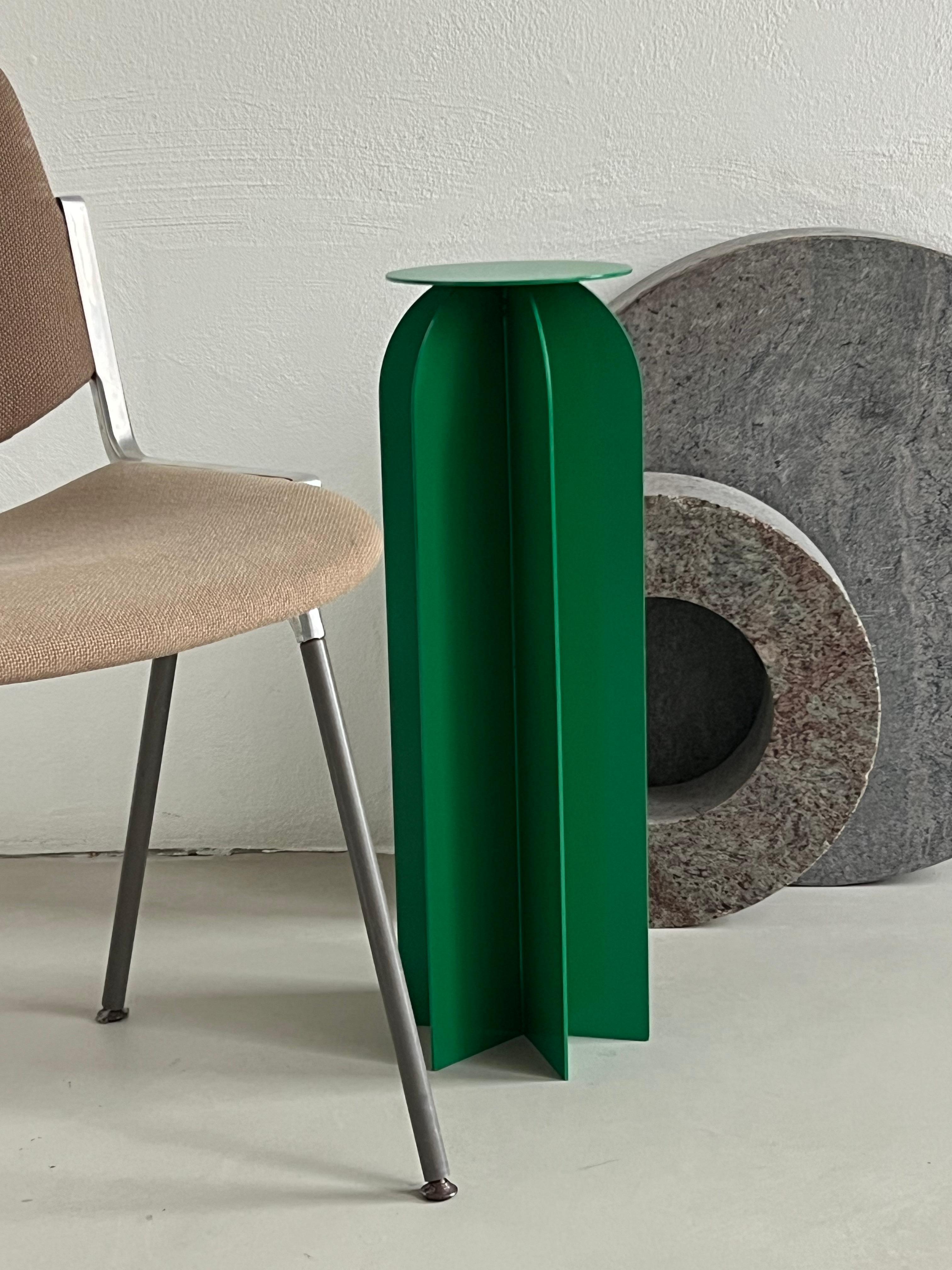 XXIe siècle et contemporain Table d'appoint Spinzi Palladium Rocket, vert vif, design de collection en vente