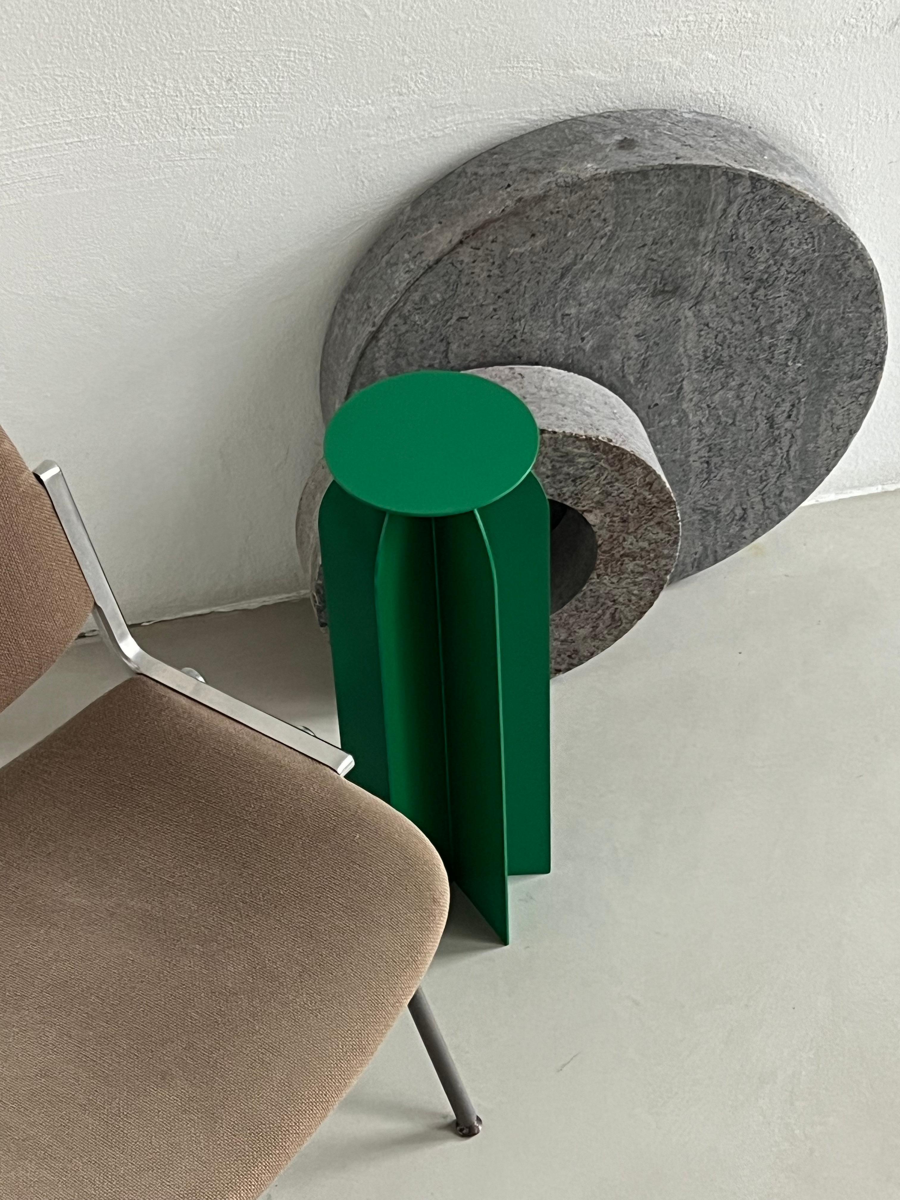 Métal Table d'appoint Spinzi Palladium Rocket, vert vif, design de collection en vente