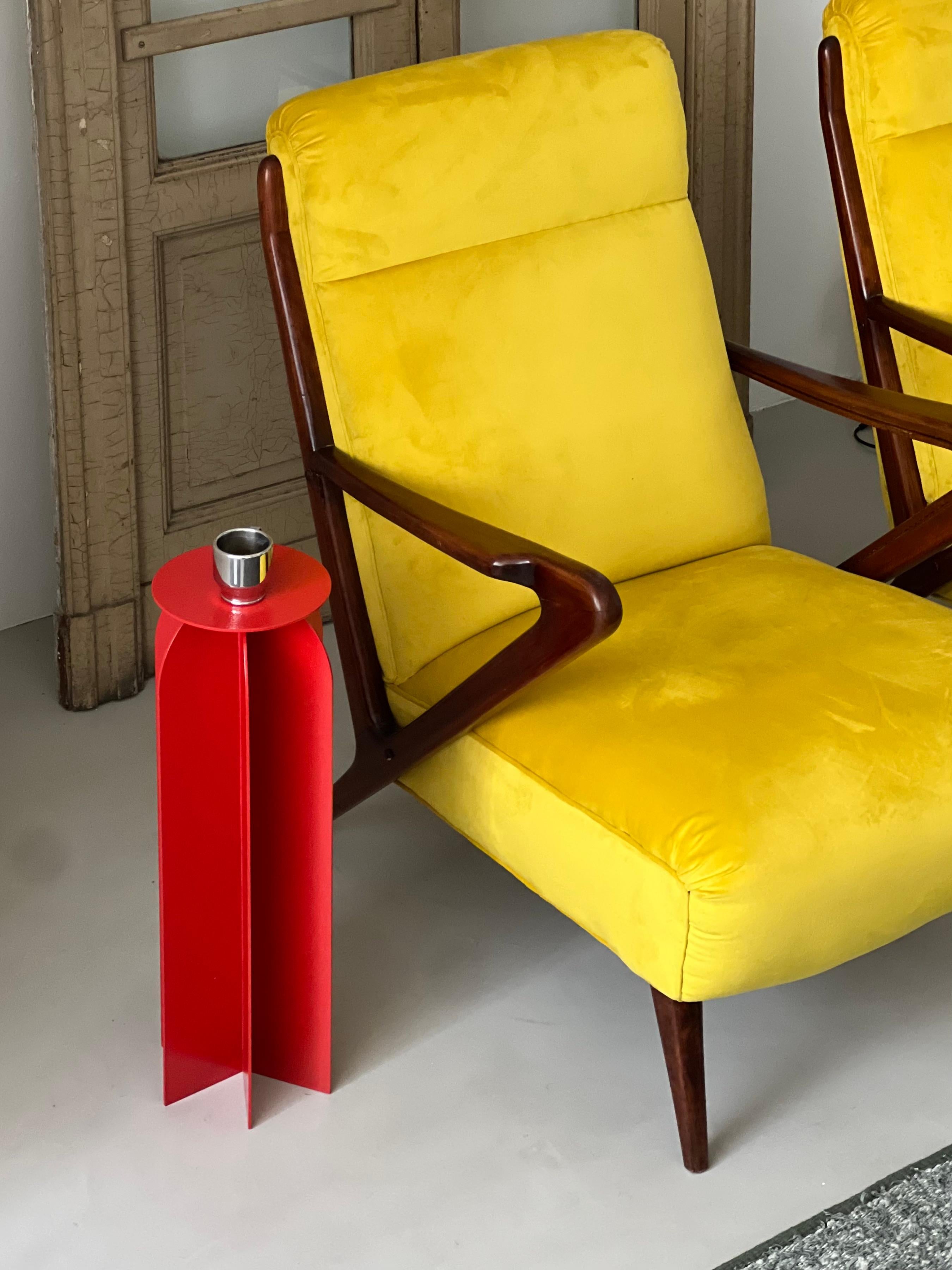 italien Table d'appoint Spinzi Palladium Rocket rouge vif, design de collection en vente