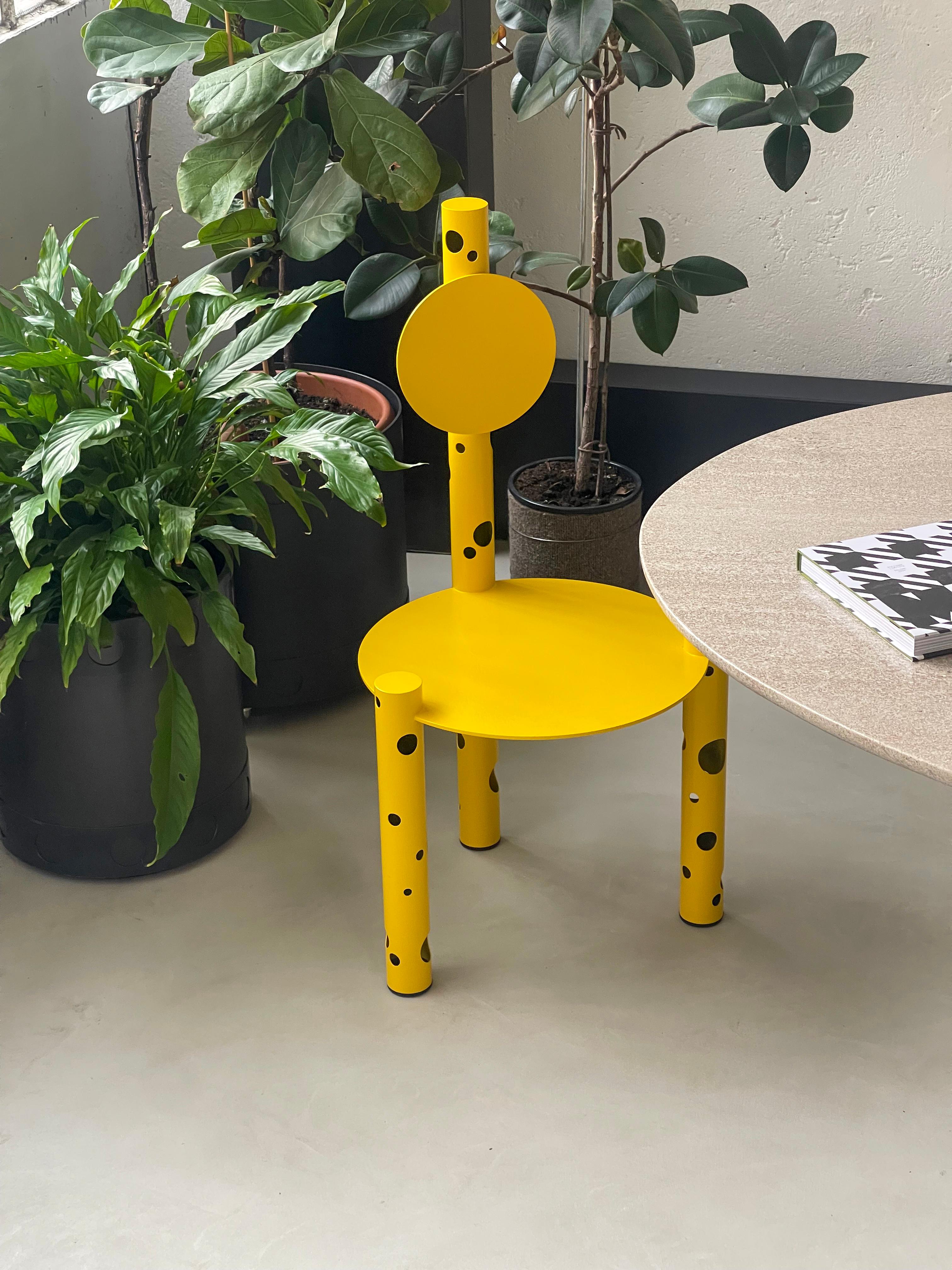 Steel Spinzi SIlös Chair, Collectible Italian Design, Bright Yellow Sculptural Seating For Sale