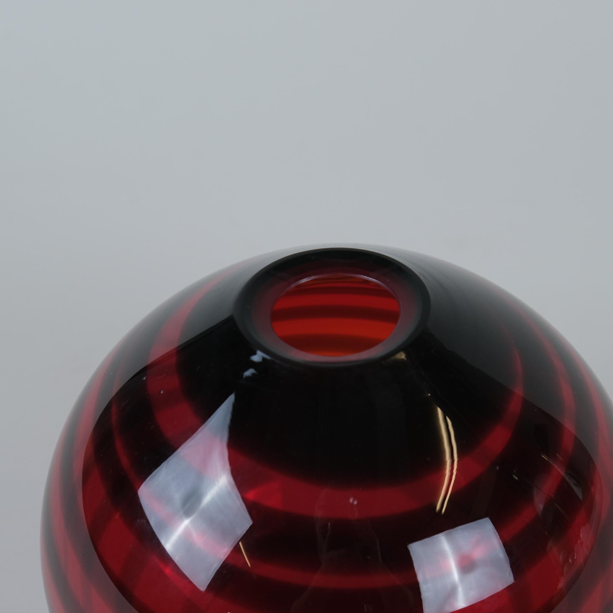 XXI secolo e contemporaneo Vaso Spiral Ball, Brita Flander per Marimekko, numerato 2/20, Nuutajärvi 2025 in vendita