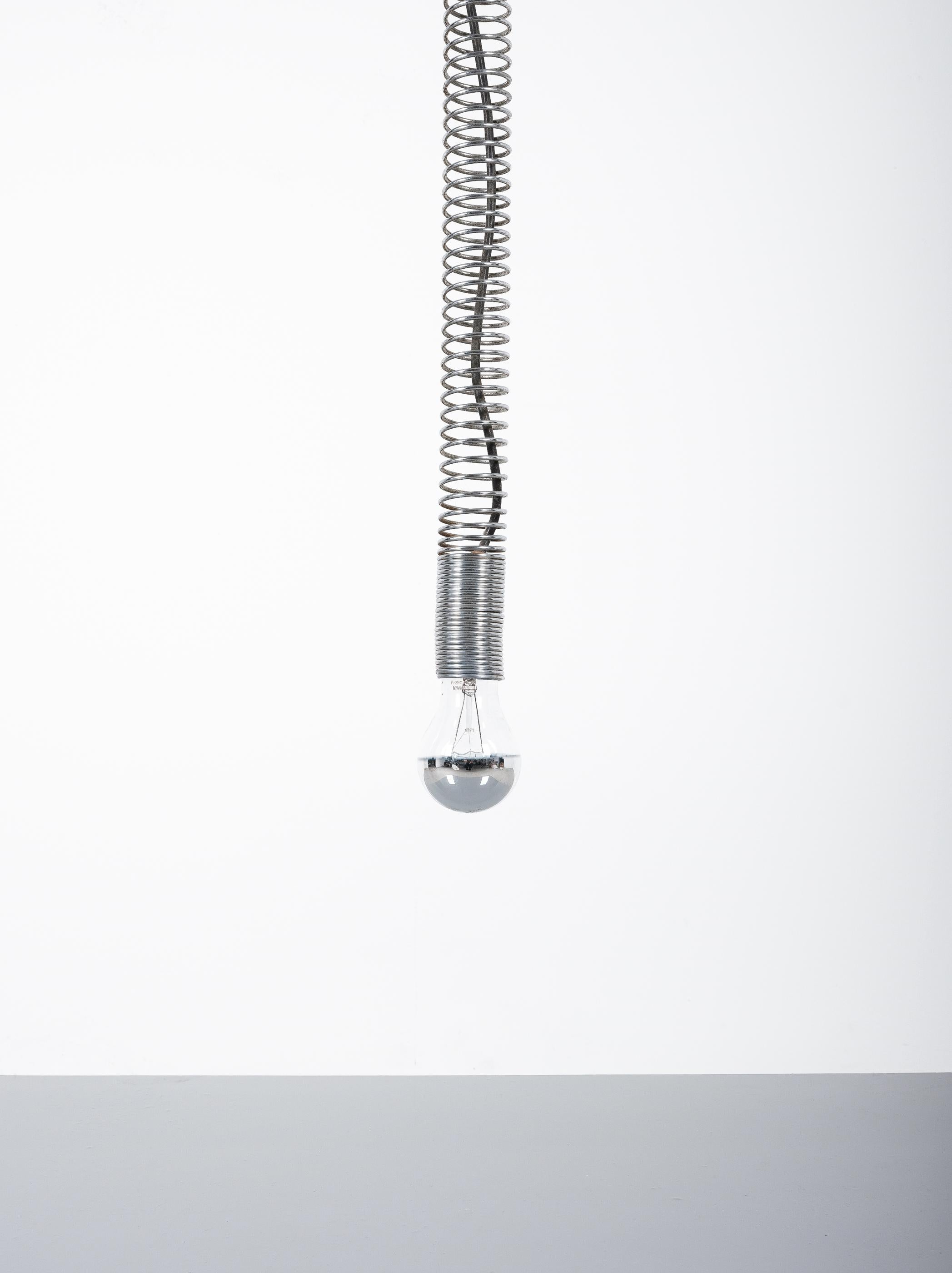 Spiral-Deckenleuchte oder Stehlampe aus Chrommetall, Italien, Mitte des Jahrhunderts im Zustand „Gut“ im Angebot in Vienna, AT
