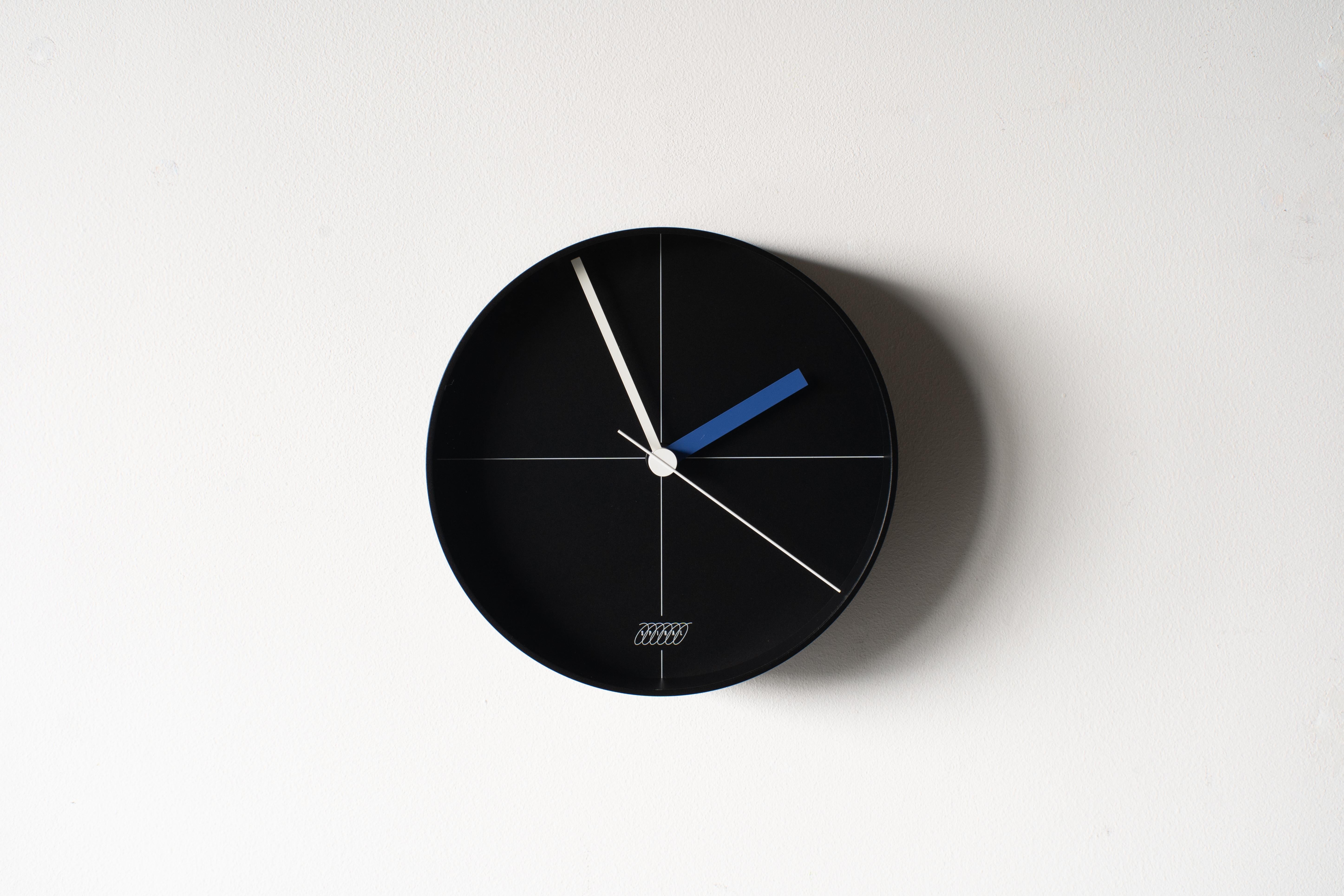 Minimaliste Horloge en spirale B #3 noir Shiro Kuramata Zen minimaliste postmoderne japonais