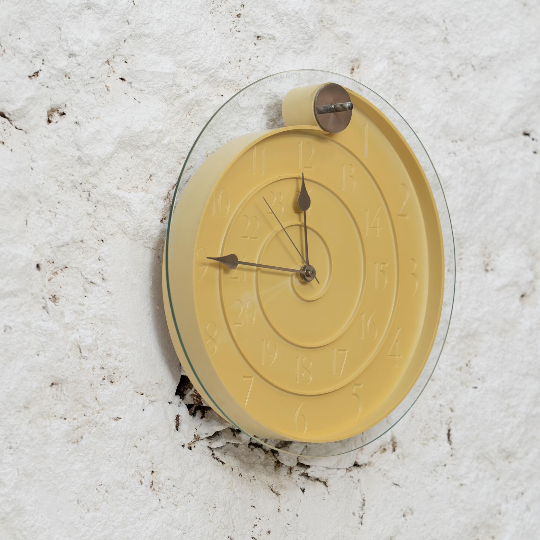 Mid-Century Modern Spiral Elegance: 'Nautilus' Wall Clock by Oscar Tusquets, circa 1996 For Sale