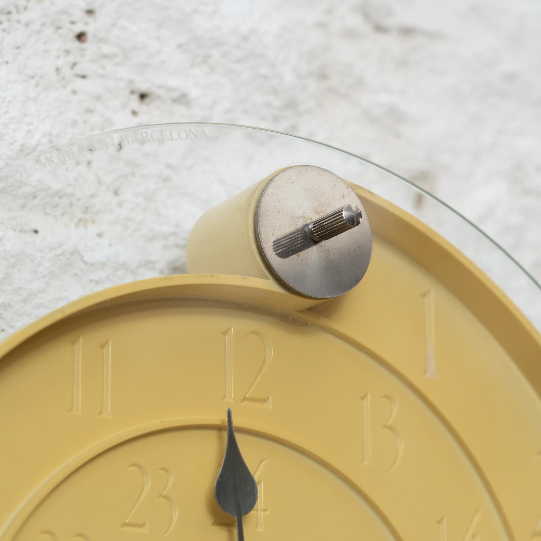 Late 20th Century Spiral Elegance: 'Nautilus' Wall Clock by Oscar Tusquets, circa 1996 For Sale