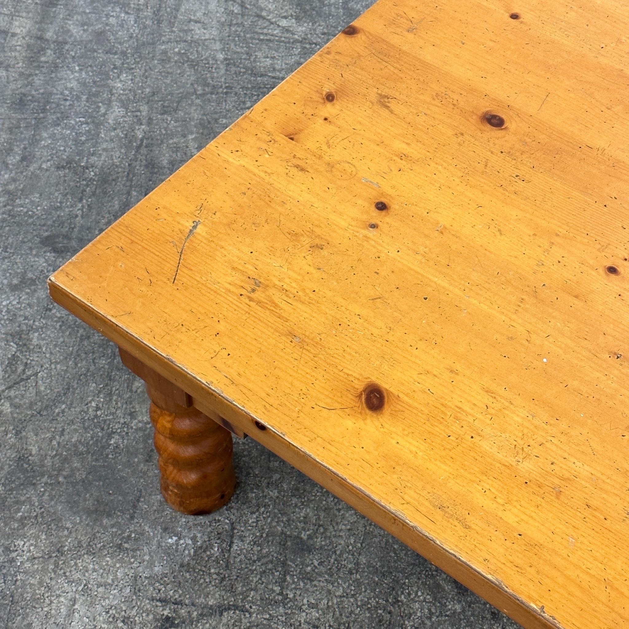 Mid-Century Modern Spiral Leg Folk Art Coffee Table by Lane For Sale